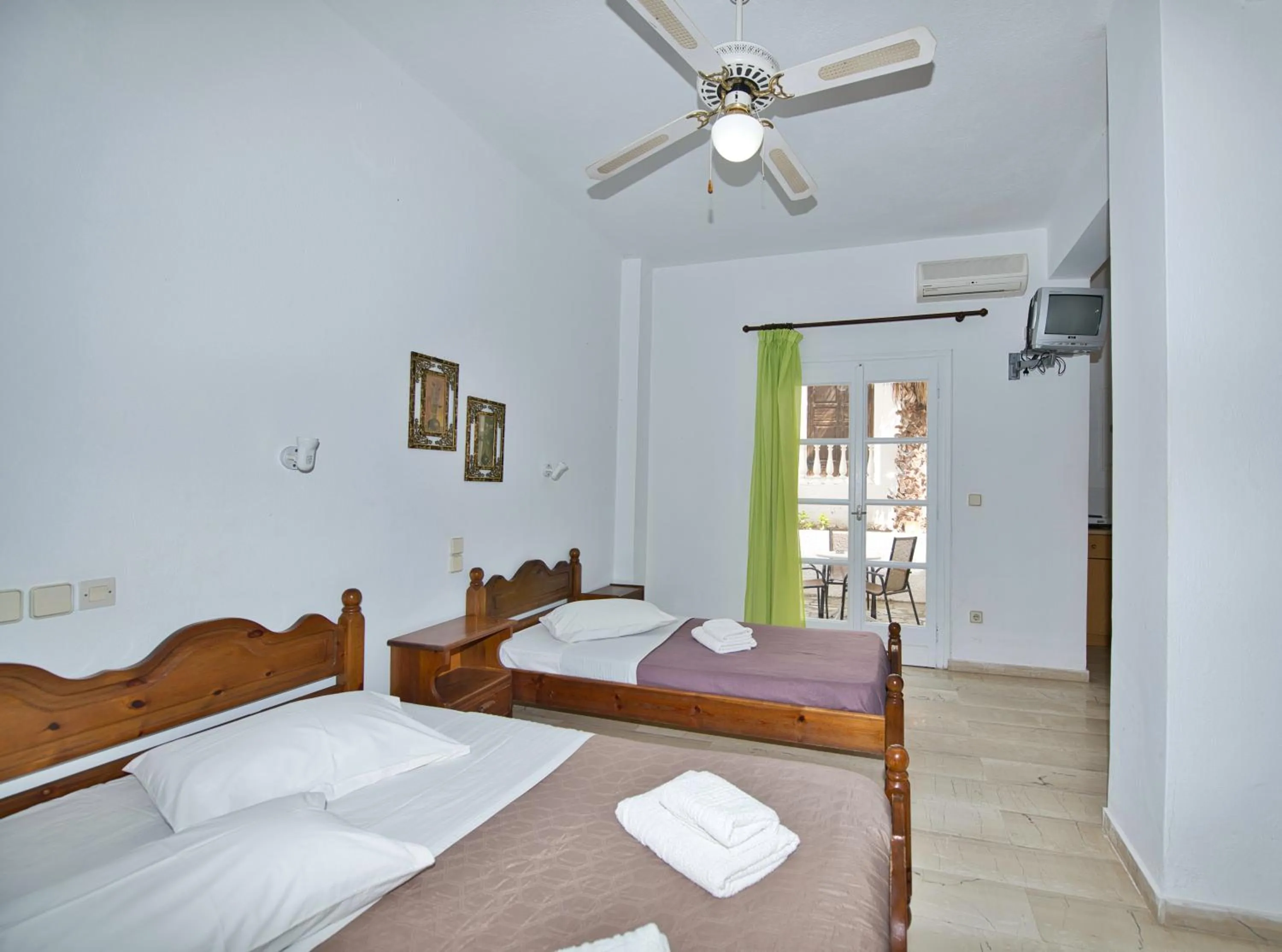 Photo of the whole room, Bed in Ira Apartments