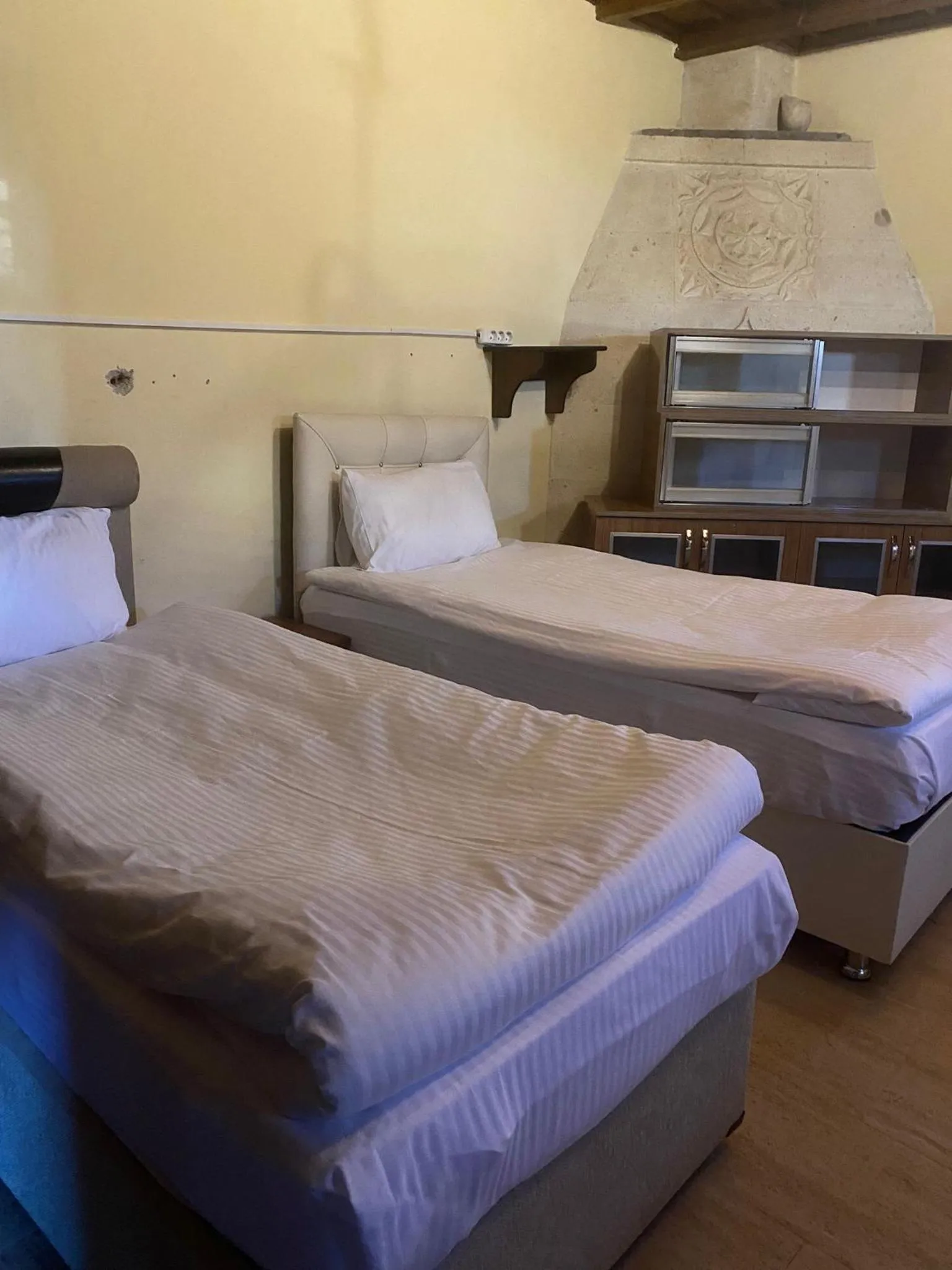 Bedroom, Bed in Sun Rise View Hotel