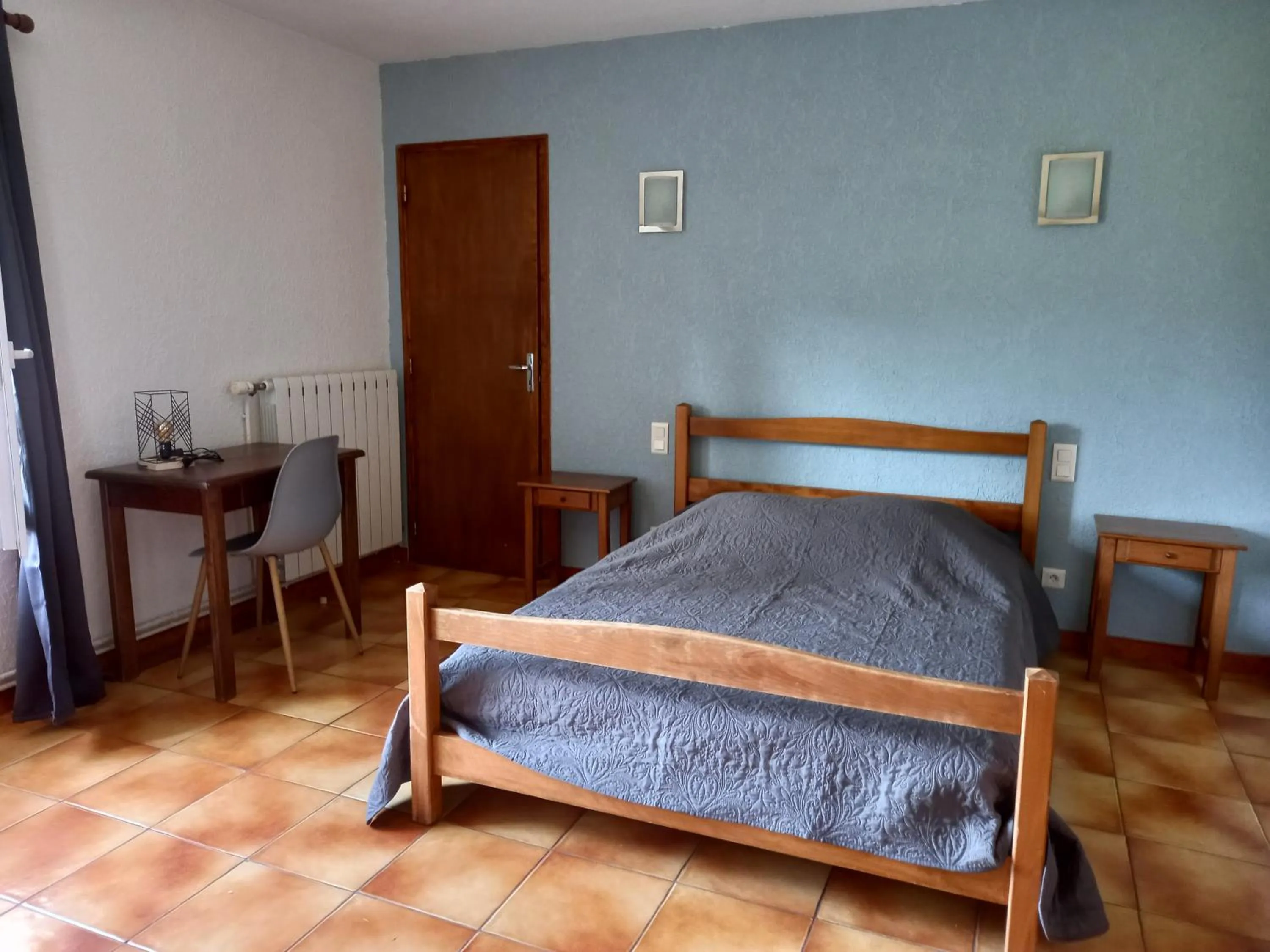 Bed in Chambres d'hôtes Domaine de Pélissols