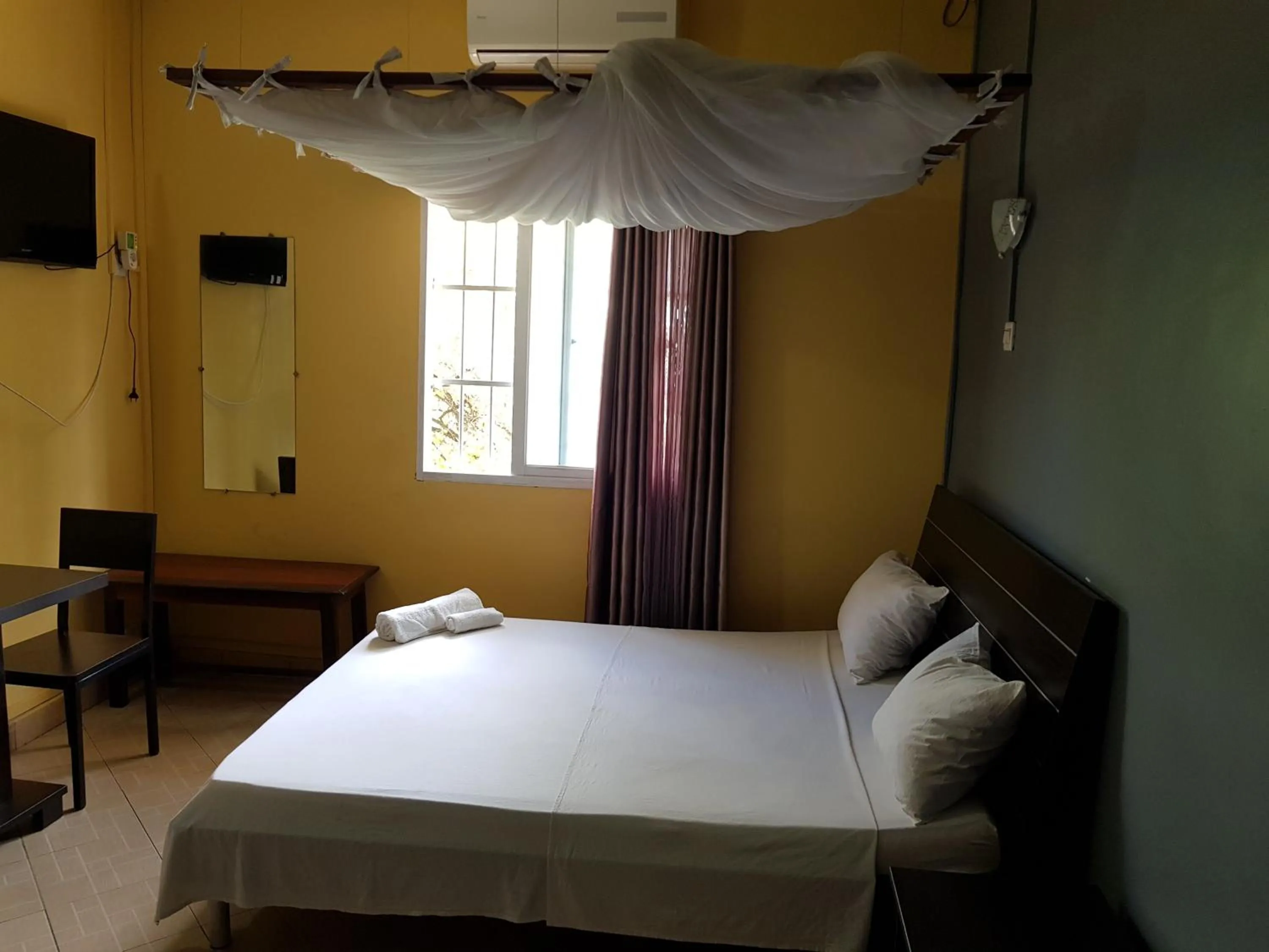 Photo of the whole room, Bed in Salama Hôtel Majunga