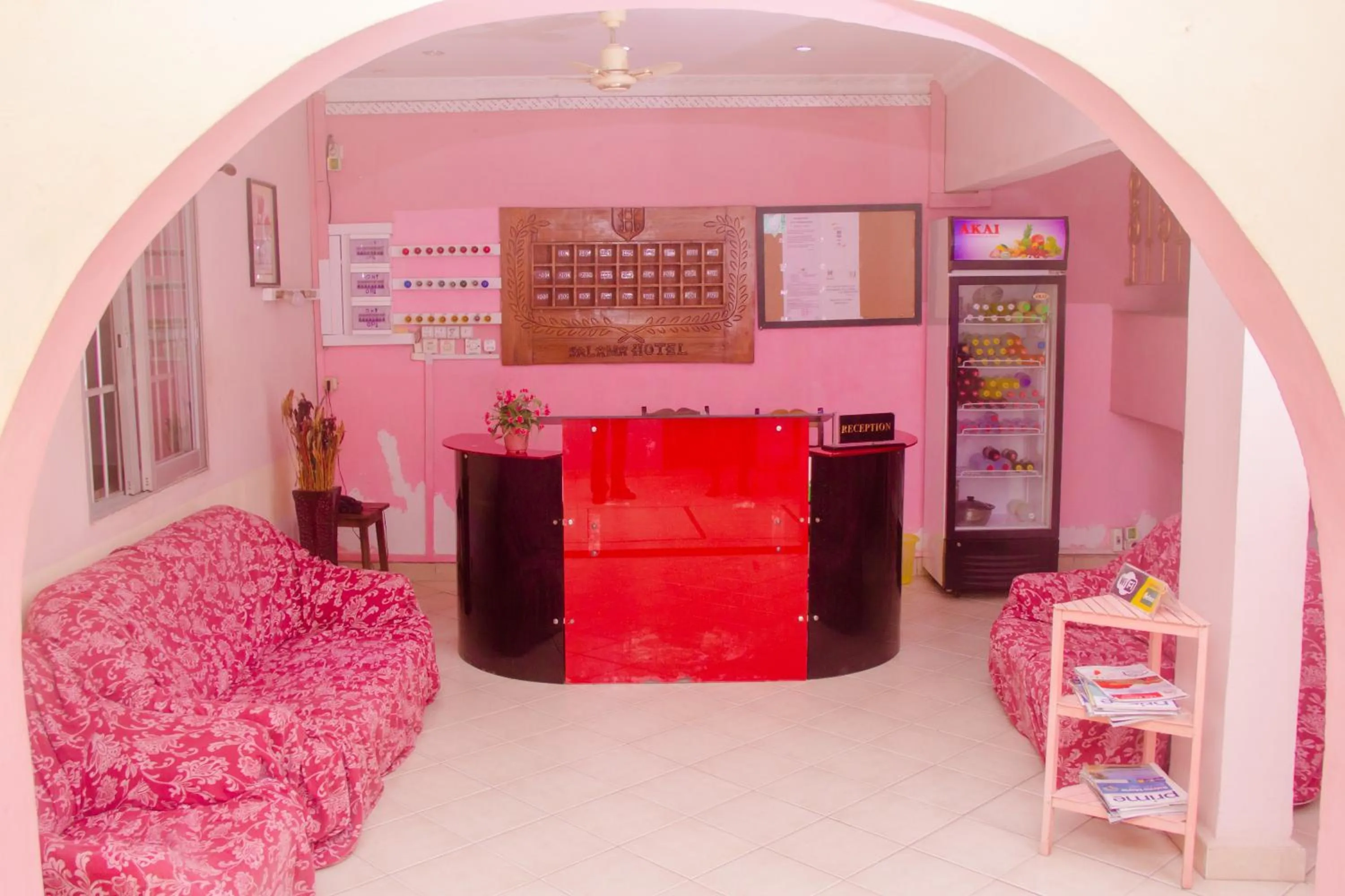 Lobby or reception in Salama Hôtel Majunga