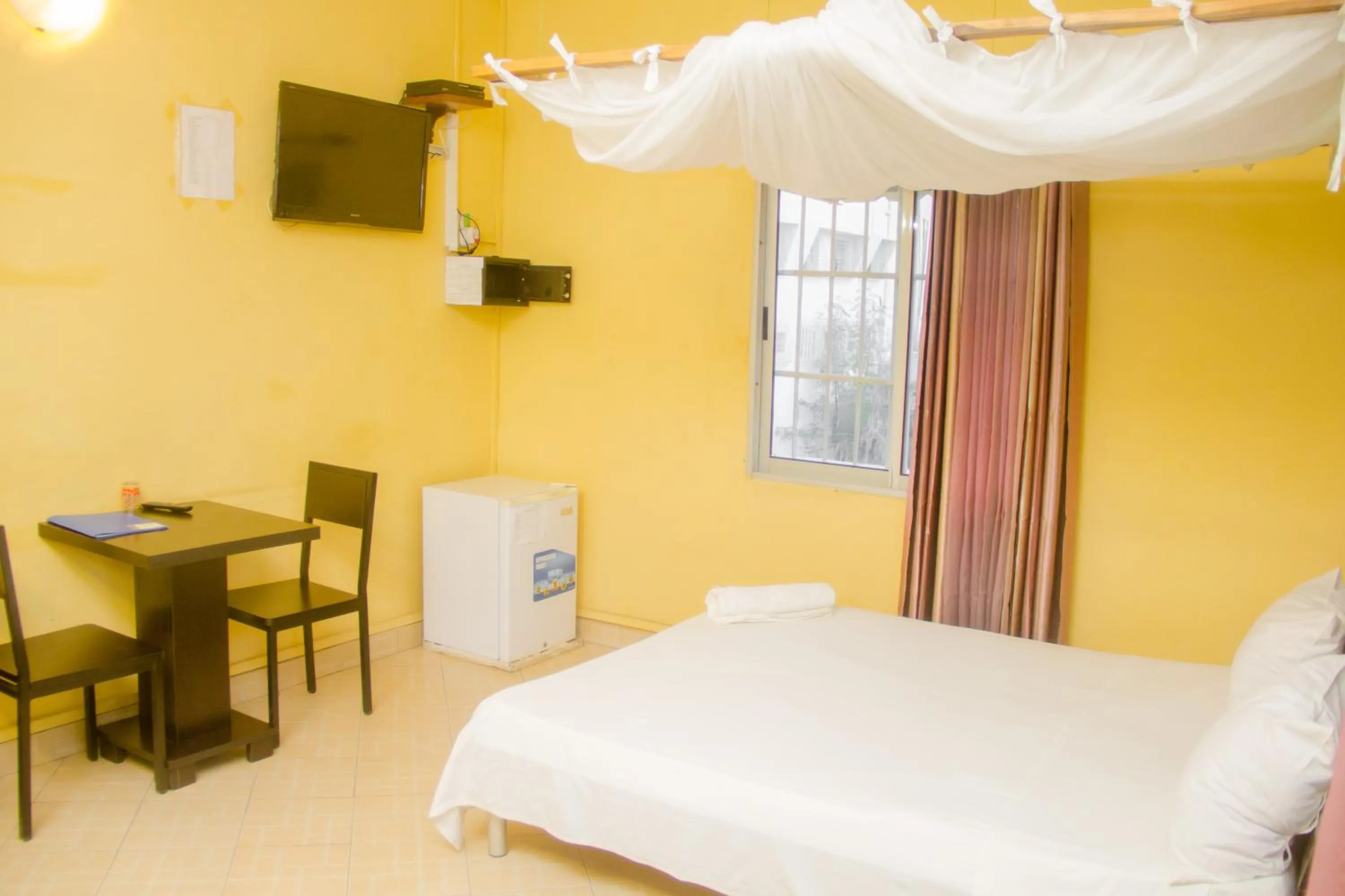 TV and multimedia, Bed in Salama Hôtel Majunga