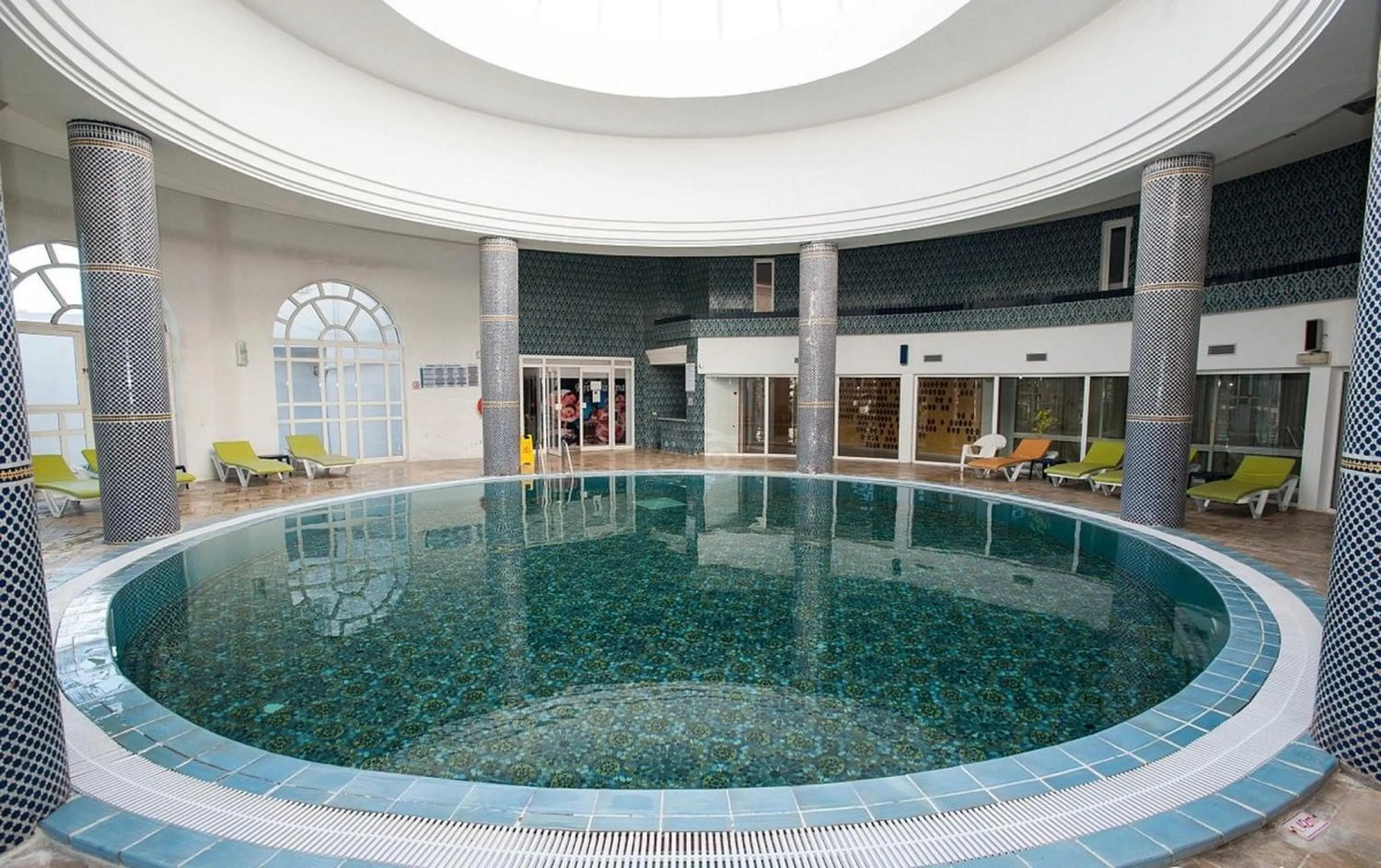 Swimming pool in Riviera Hotel - Family only