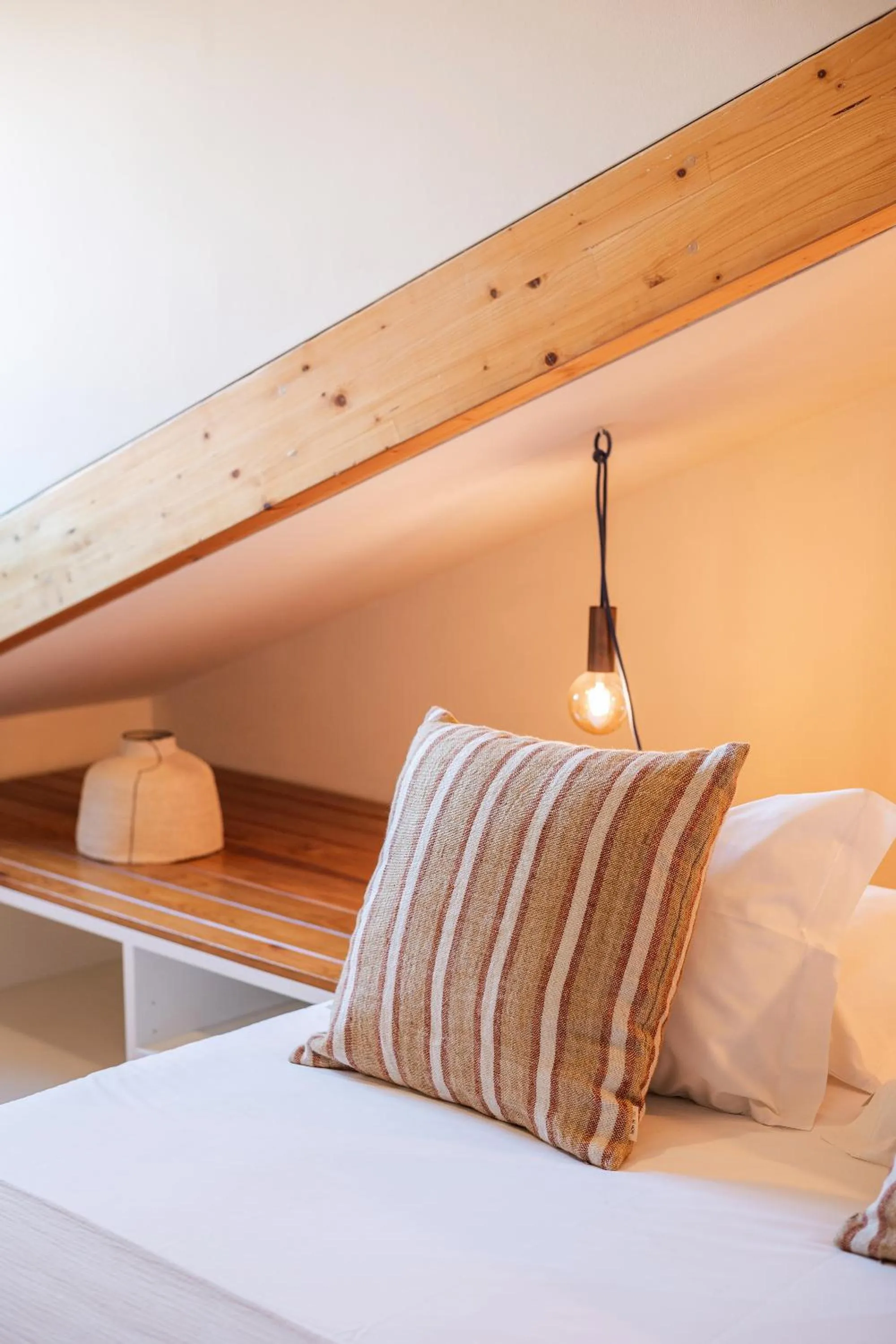 Decorative detail, Bed in Oporto Maison Alves da Veiga