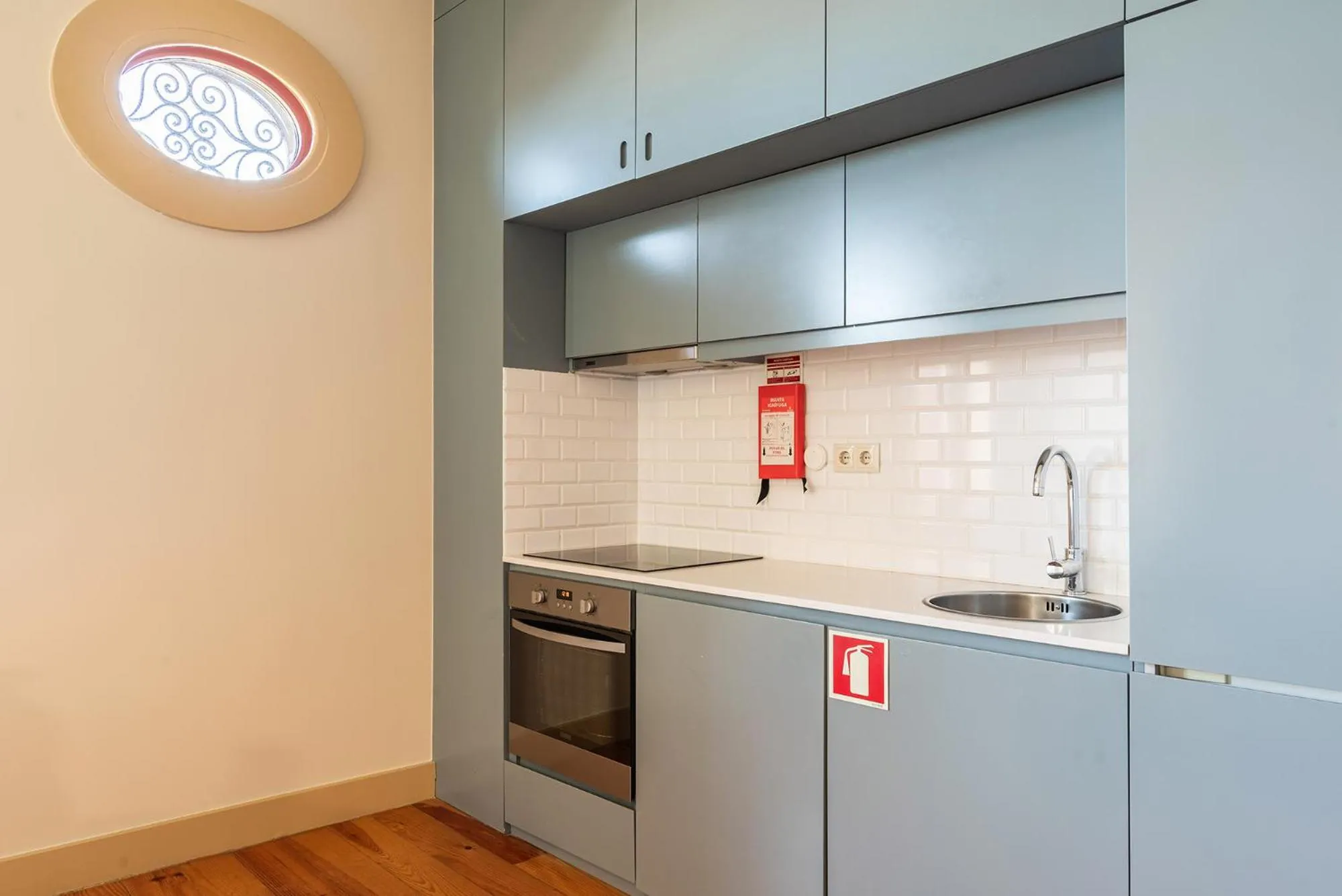 kitchen in Oporto Maison Alves da Veiga