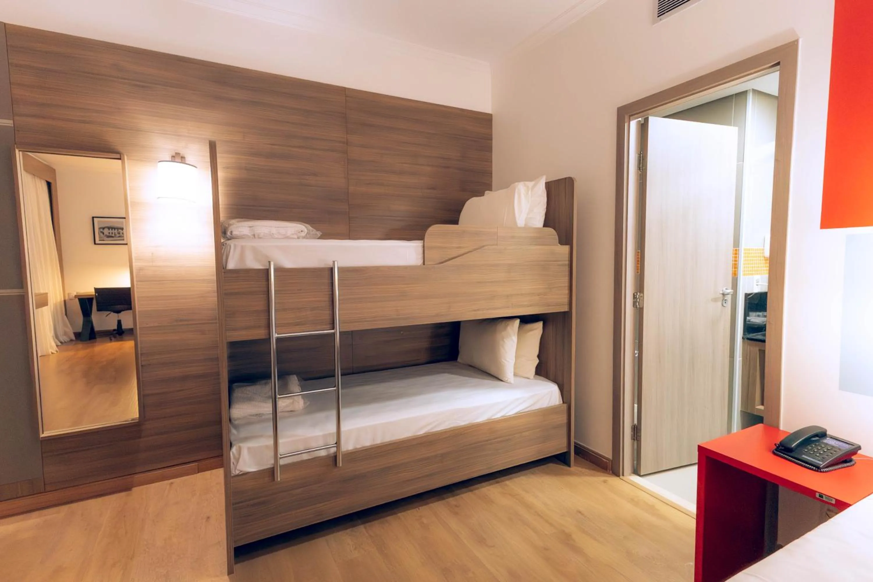 Bedroom, Bed in TRYP By Wyndham Ribeirão Preto