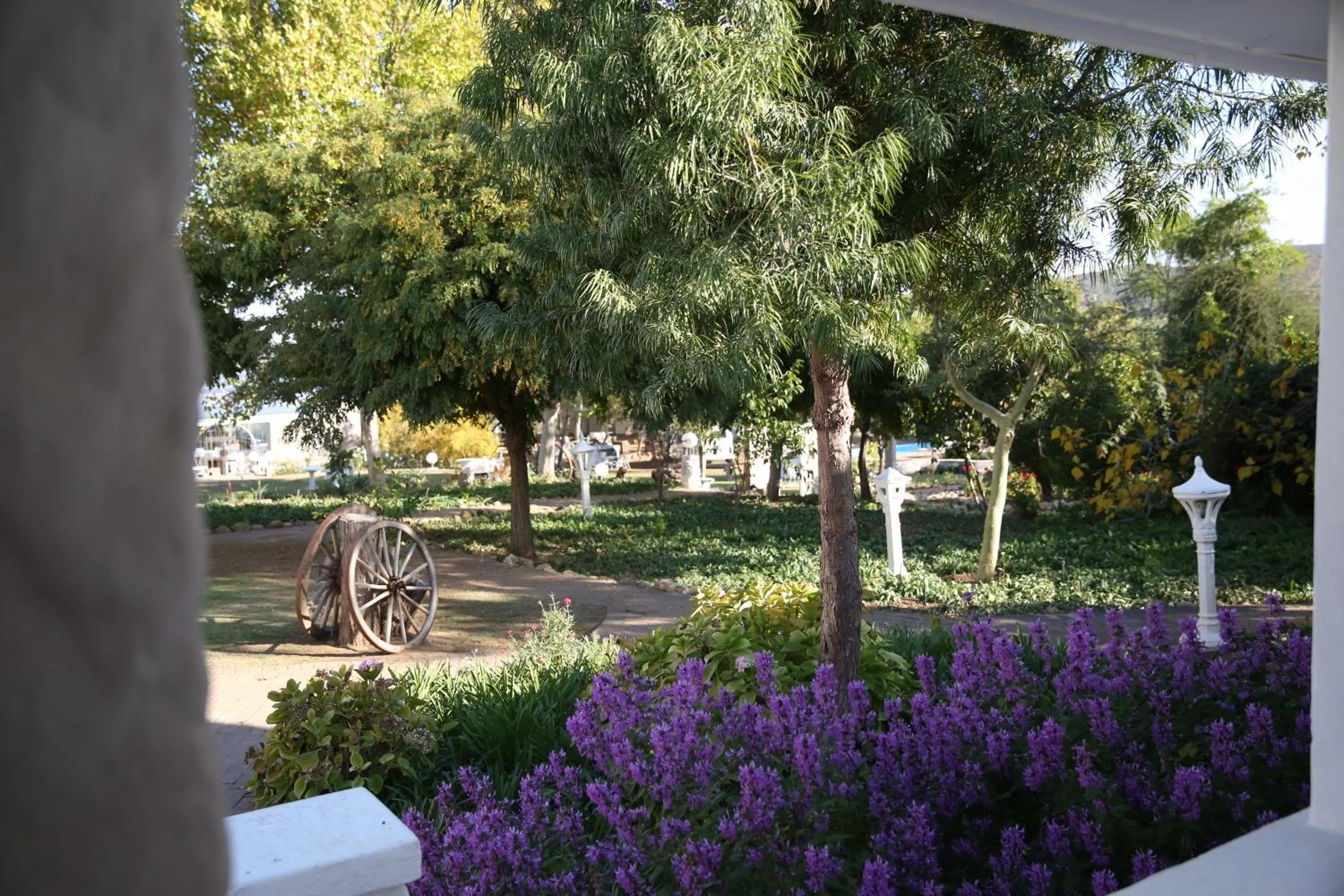Garden view in De Opstal Country Lodge