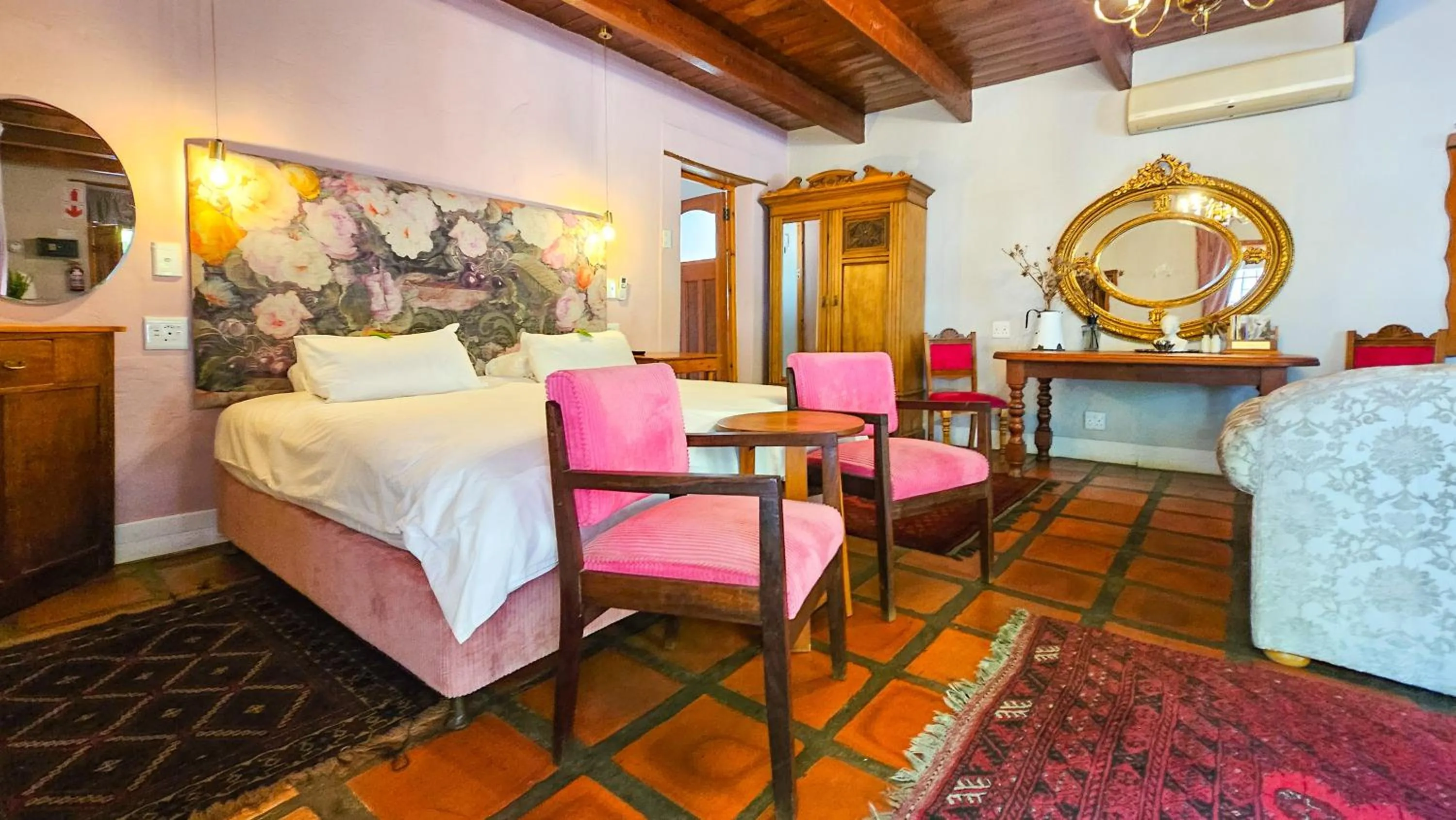 Bed in De Opstal Country Lodge