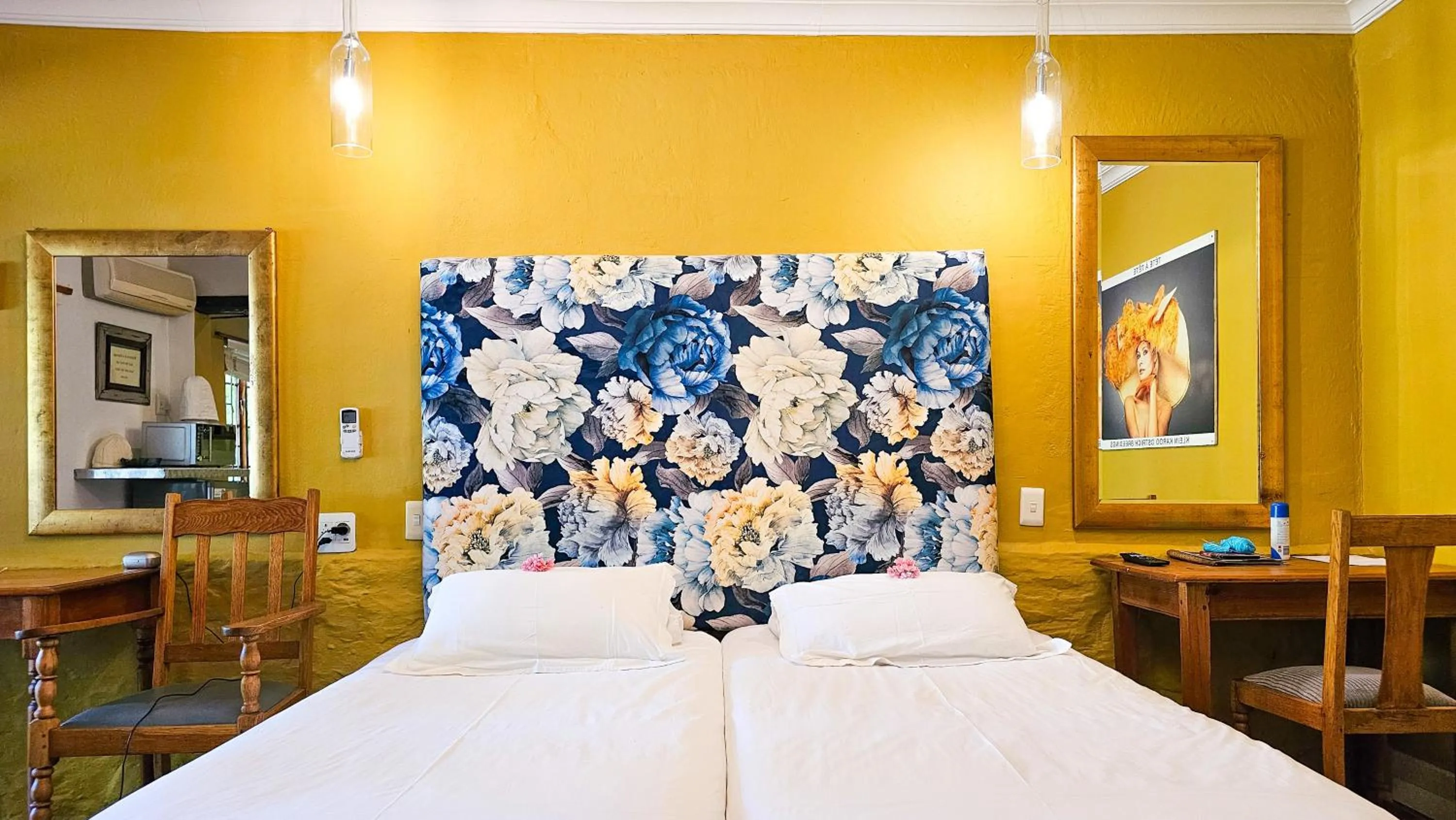 Bed in De Opstal Country Lodge