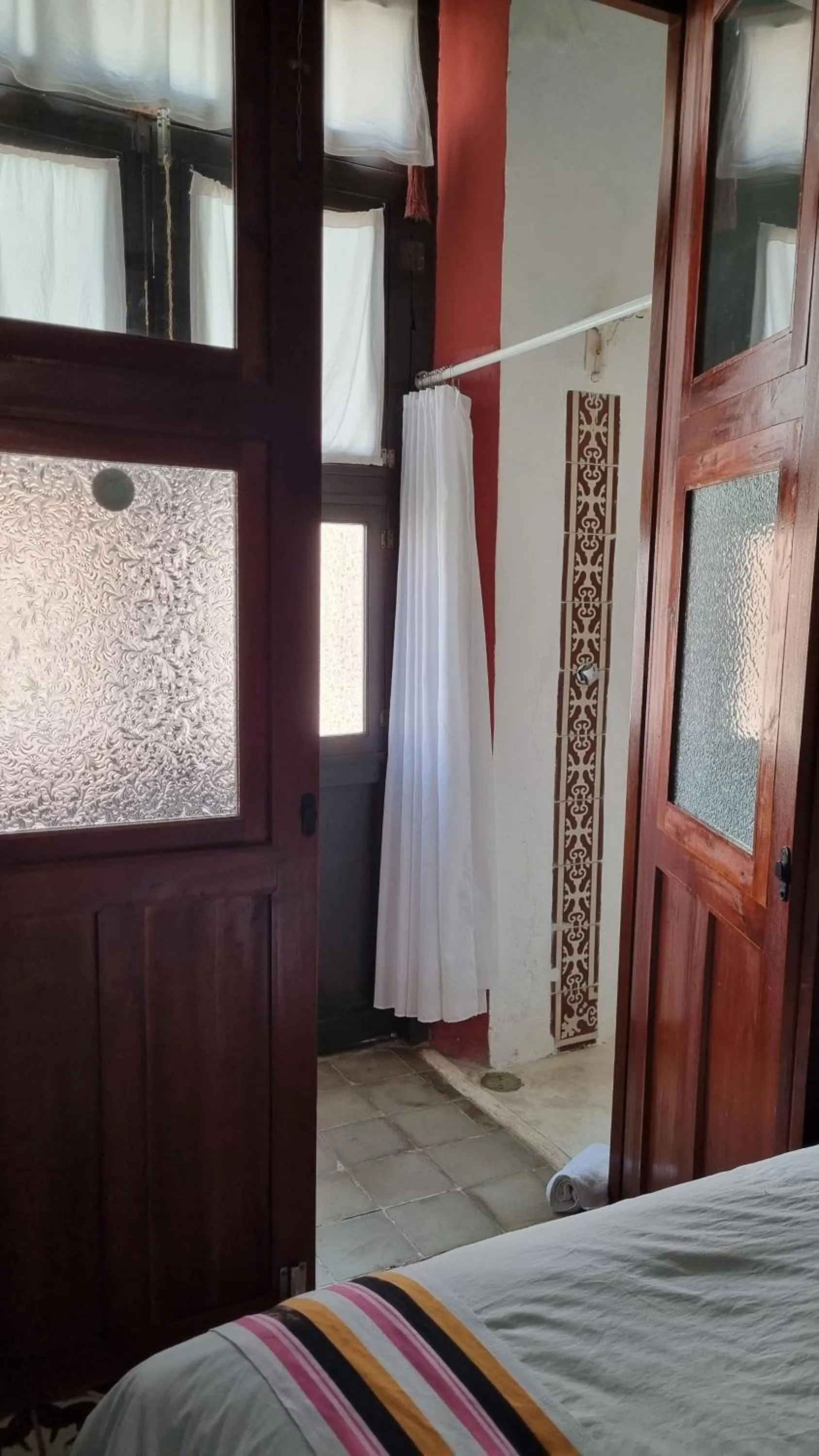 Shower, Bed in Casa de Zari