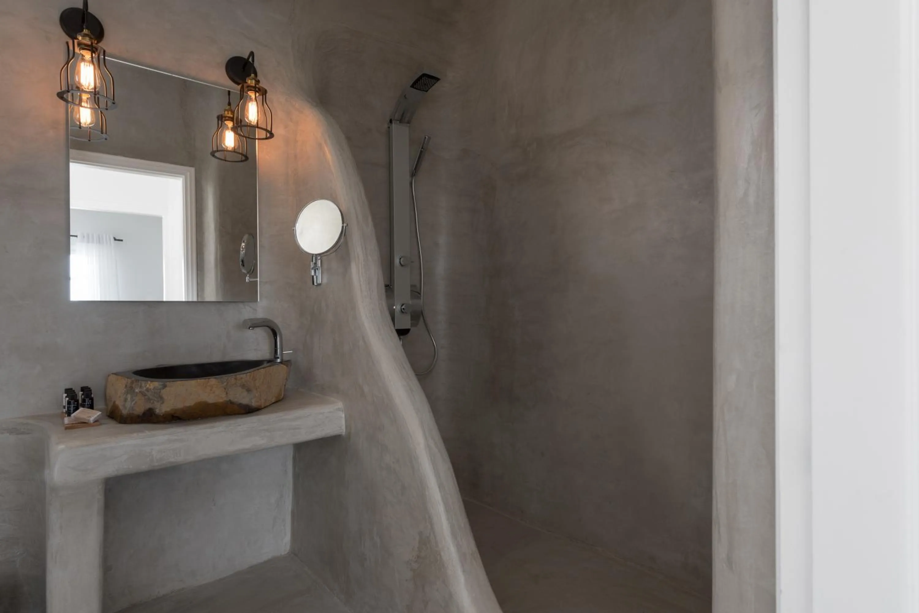 Bathroom in Cova Mykonos Suites
