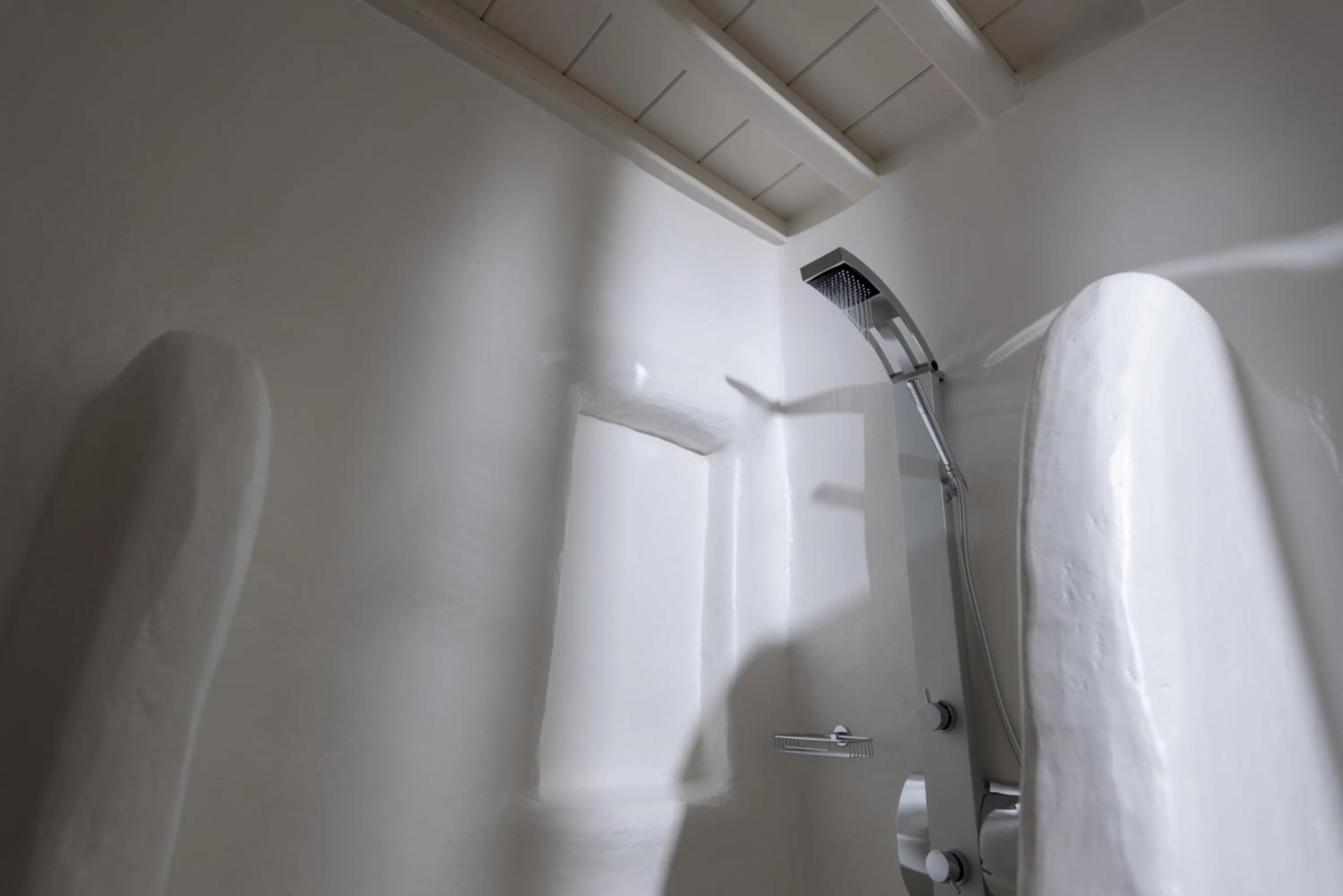 Shower in Cova Mykonos Suites