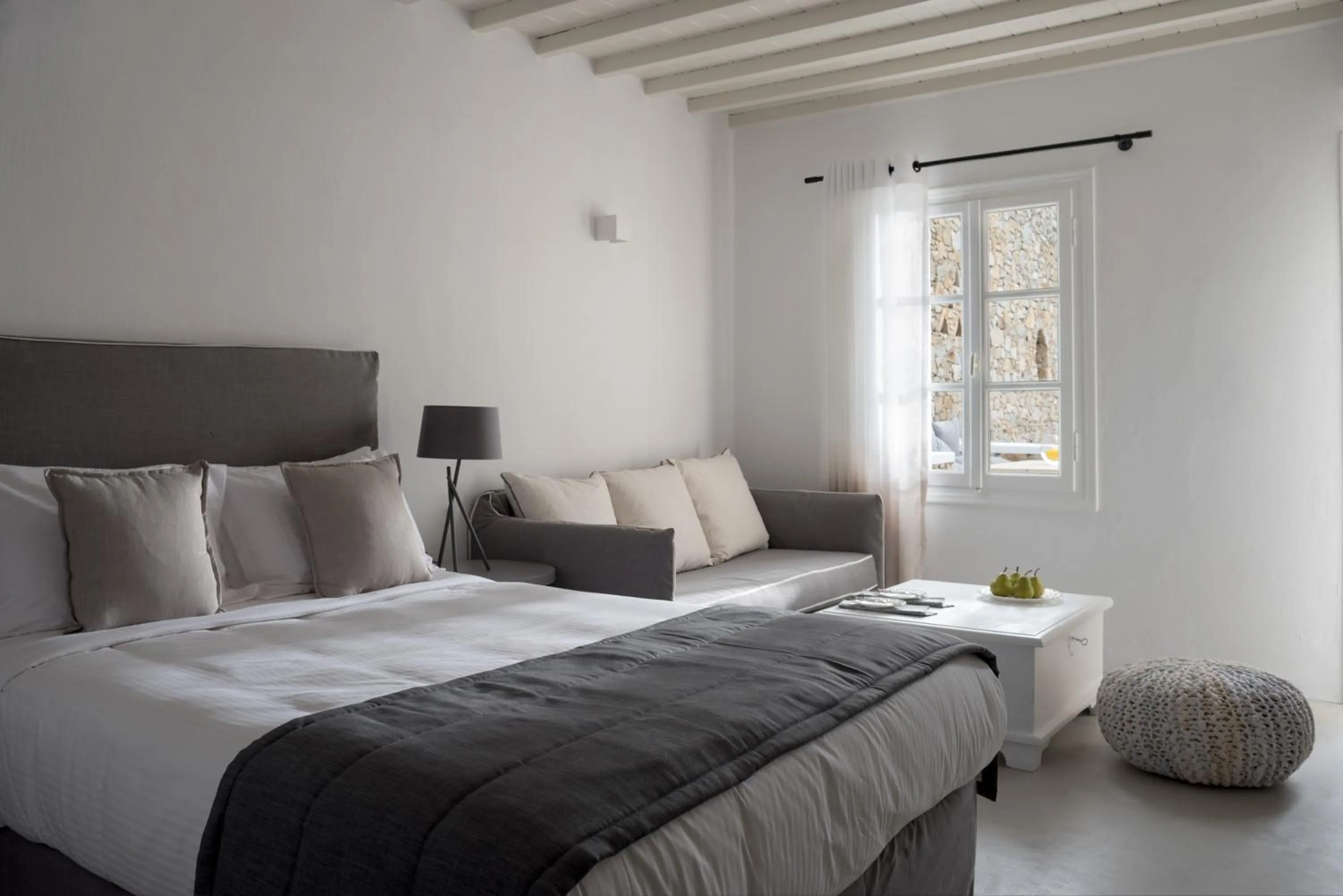 Photo of the whole room, Bed in Cova Mykonos Suites