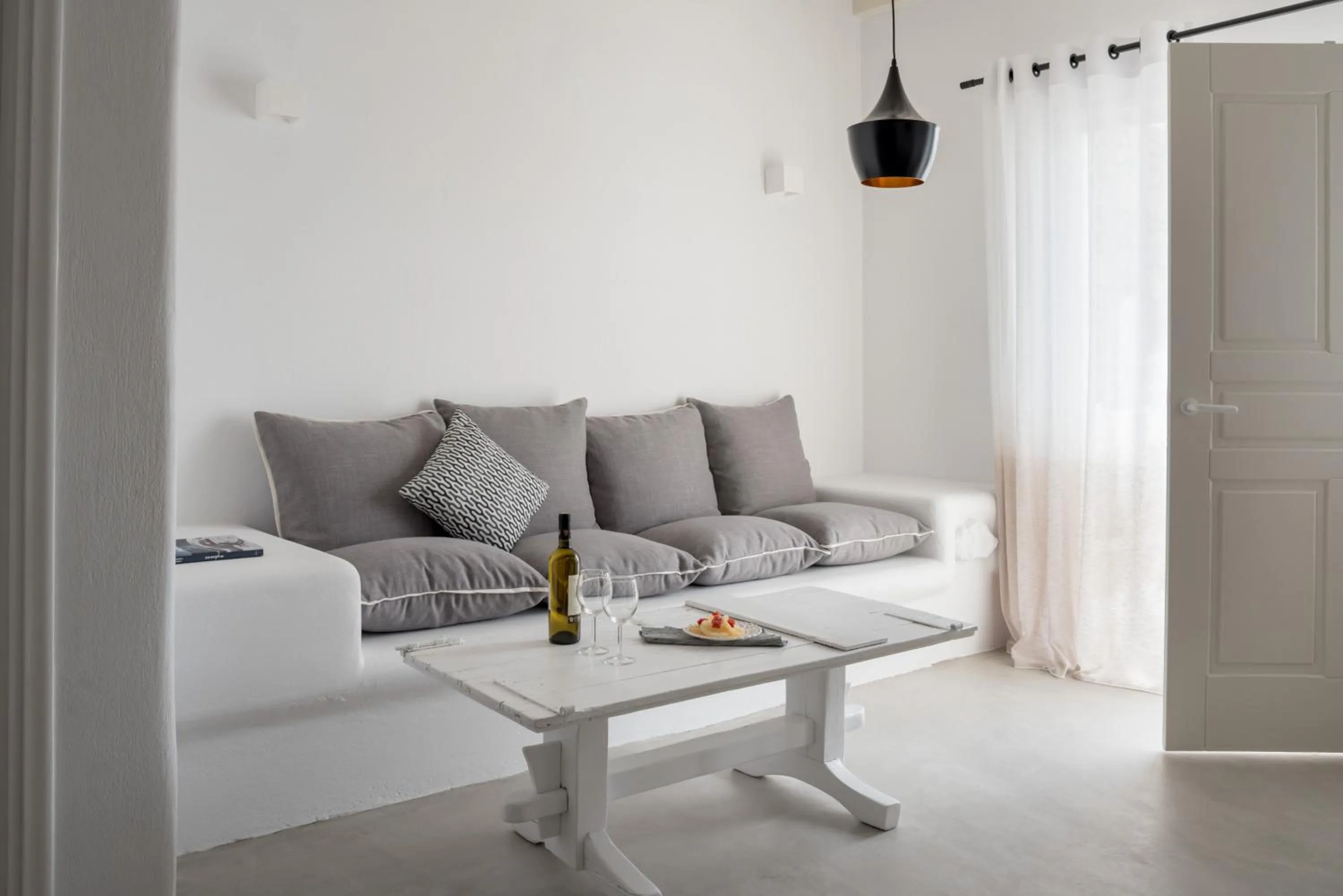 Living room in Cova Mykonos Suites