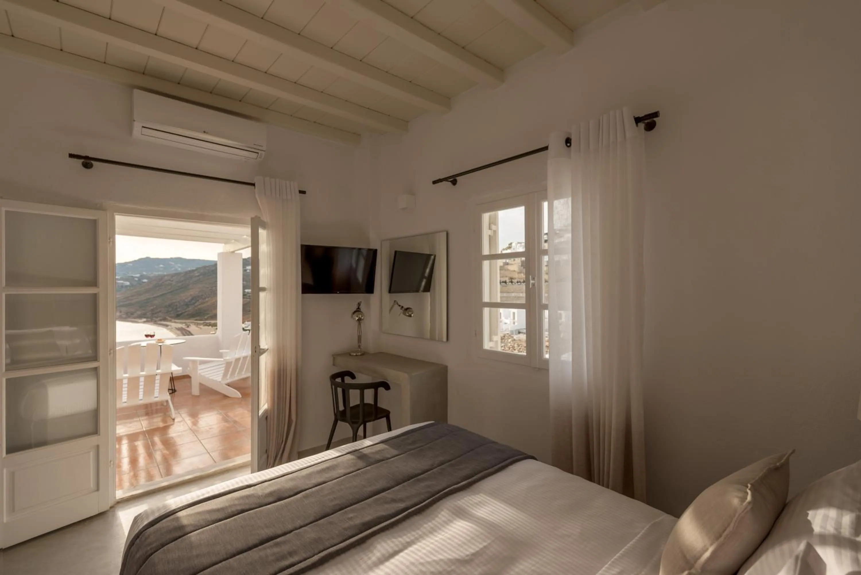 Bedroom, Bed in Cova Mykonos Suites