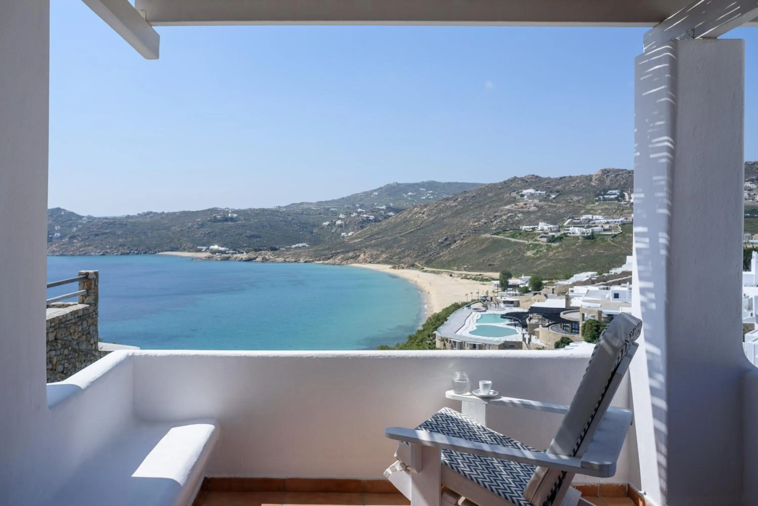 Day in Cova Mykonos Suites