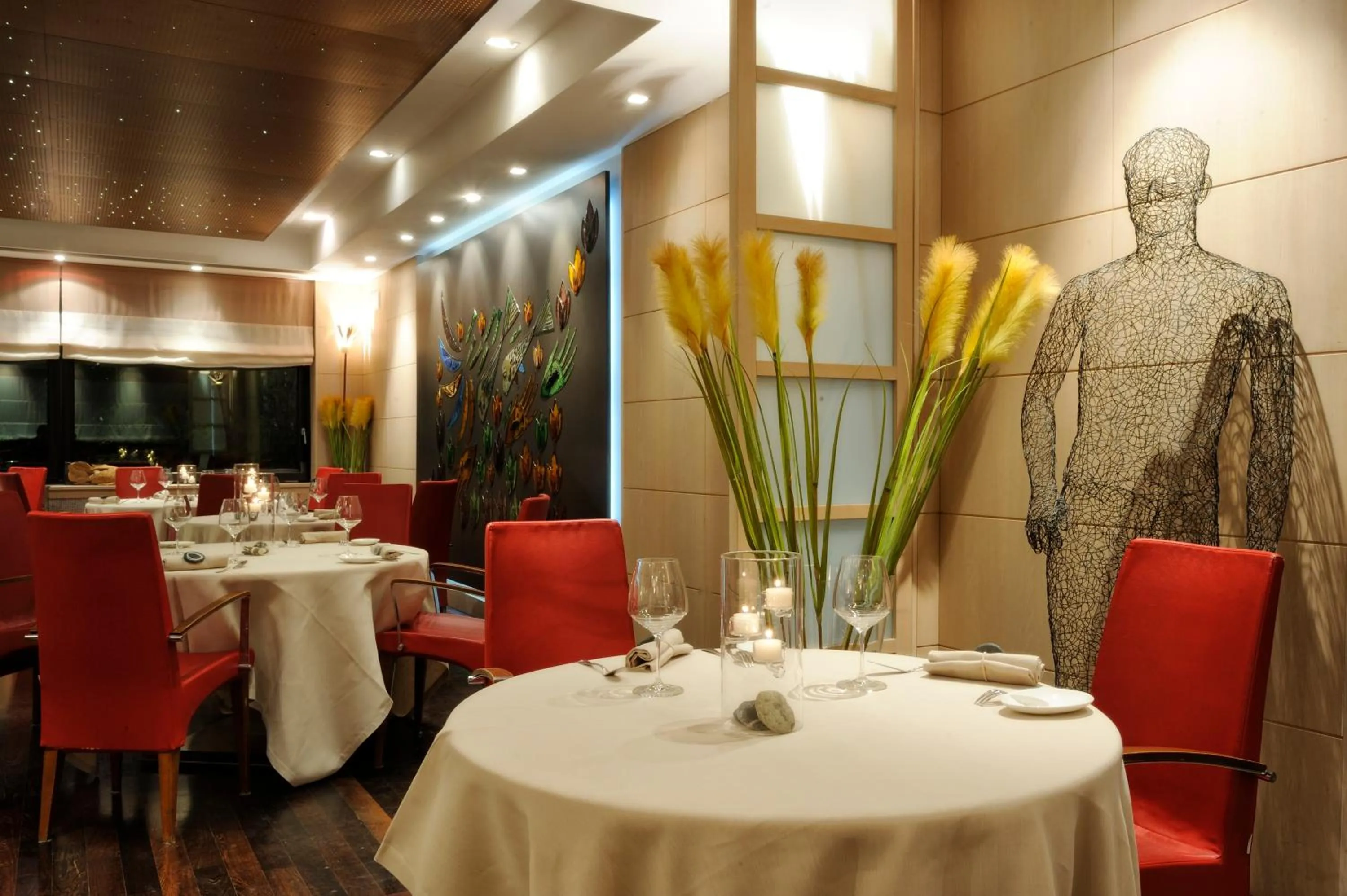 Restaurant/places to eat in Mare Hotel