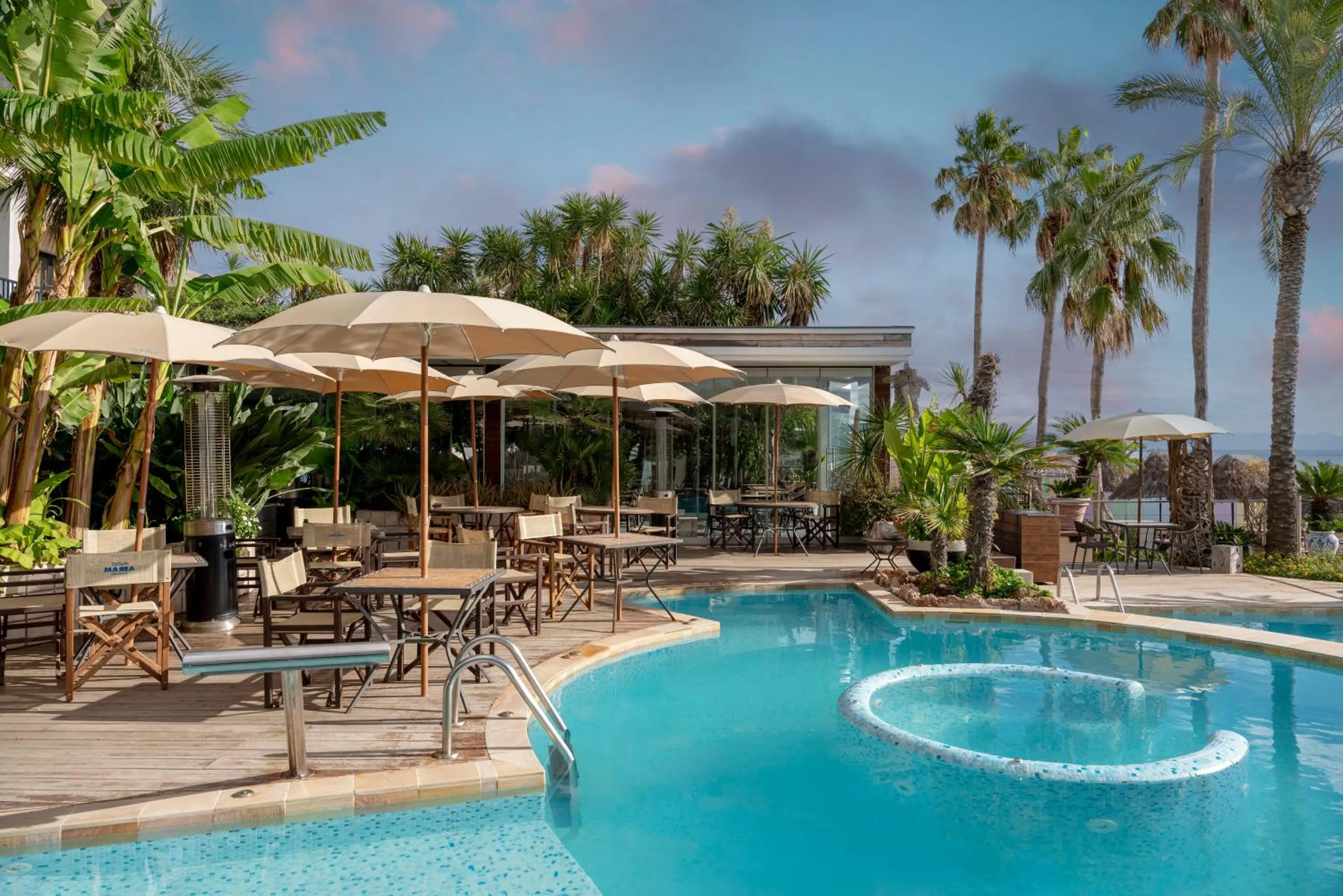 Swimming pool in Mare Hotel