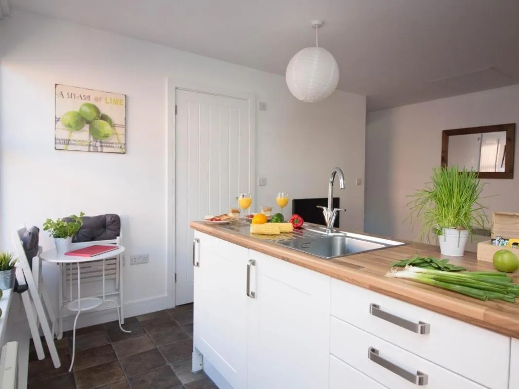 Dining area in Beddoe Apartments