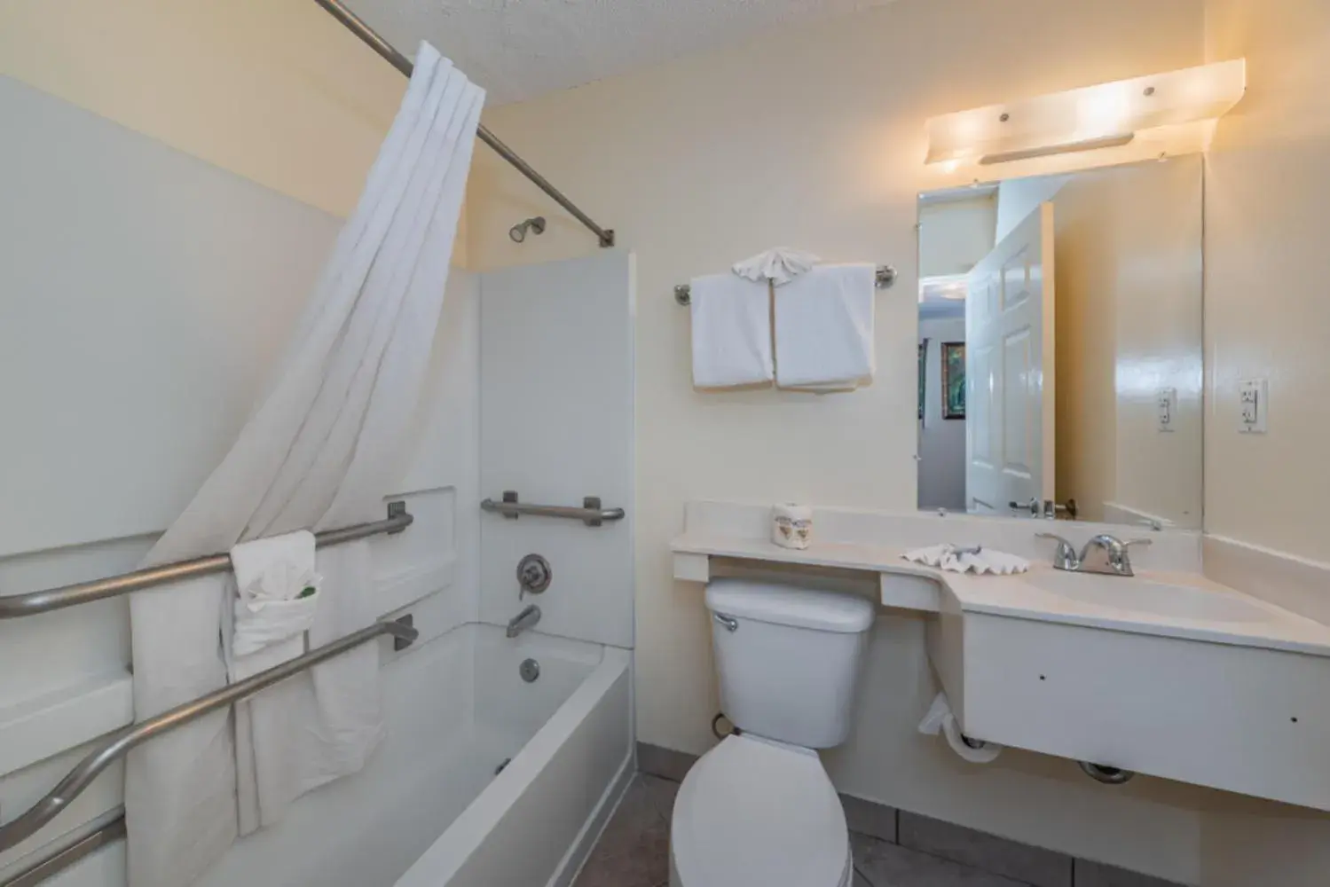 Upgraded Double Smoking, Kitchenette in Tampa Bay Extended Stay Hotel Upgraded Double Smoking, Kitchenette in Tampa Bay Extended Stay Hotel