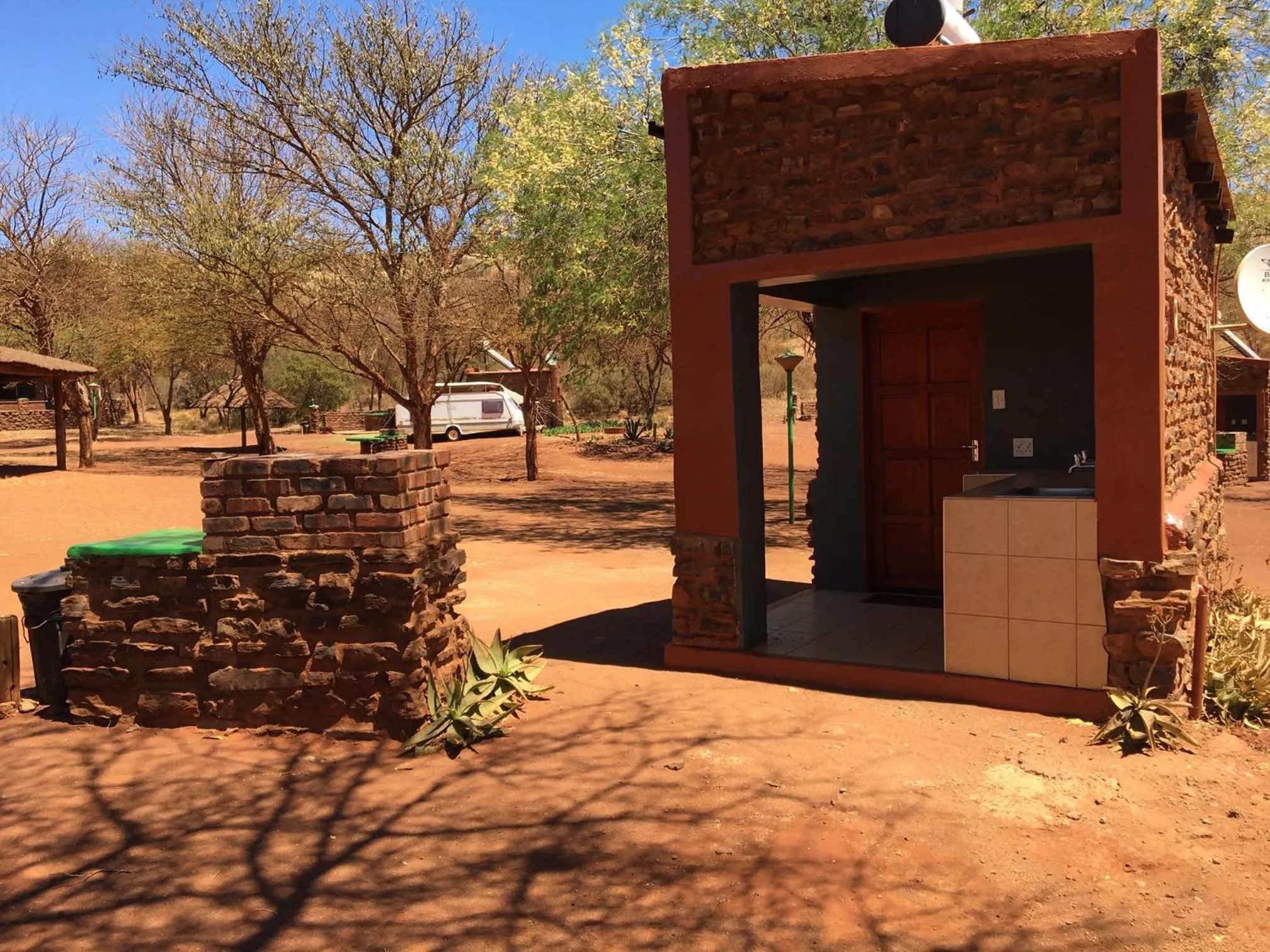 Garden in Red Sands Country Lodge