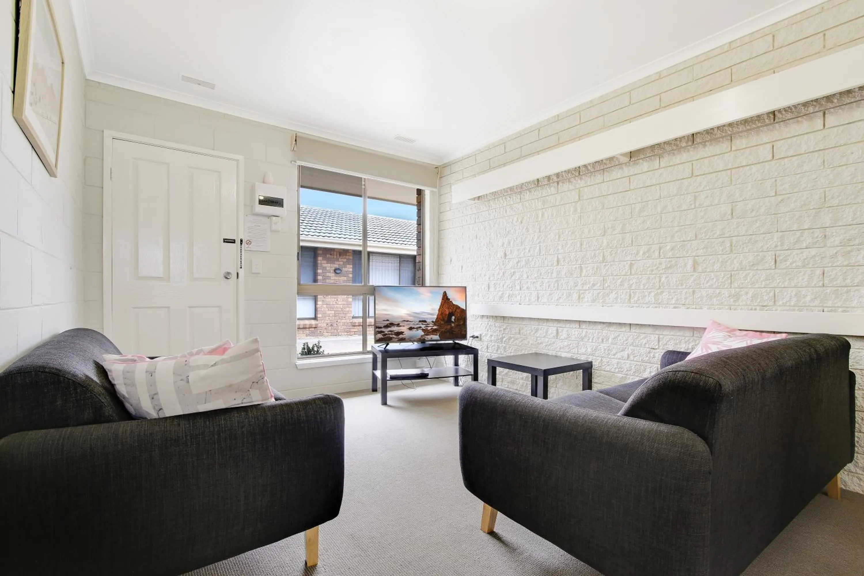 Living room in Hybiscus Waterfront Apartments