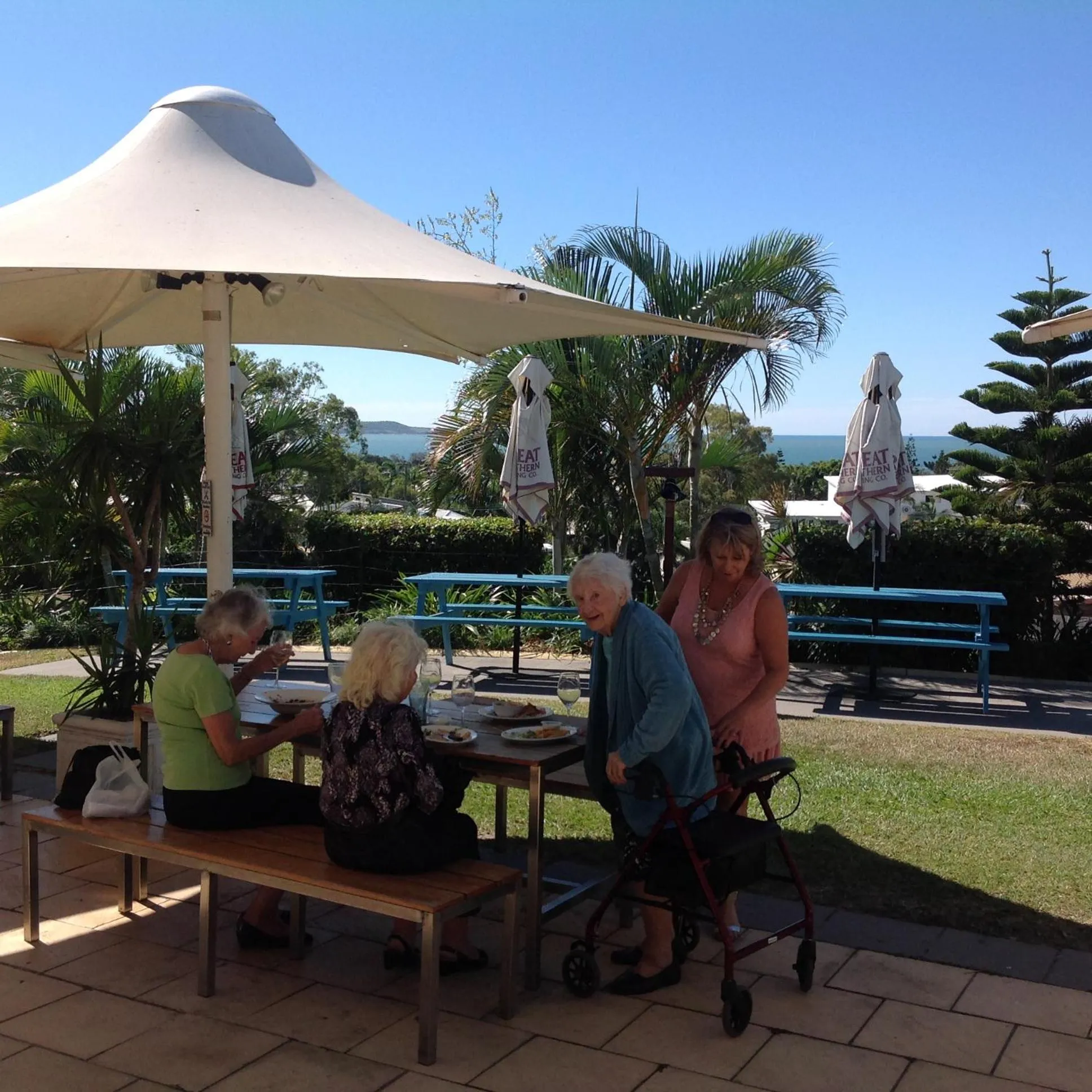 Restaurant/places to eat in Tannum Sands Hotel / Motel