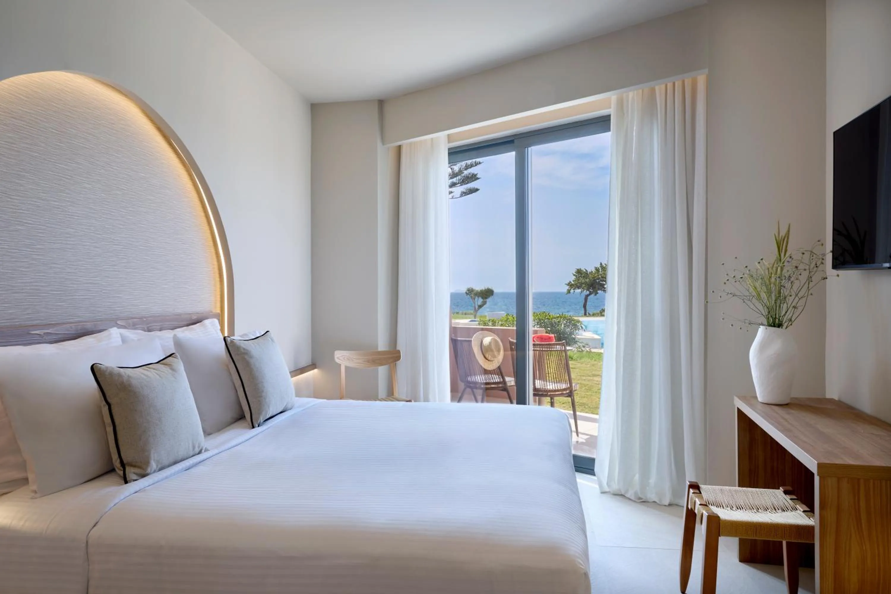 Bed in Ammos Luxury Resort