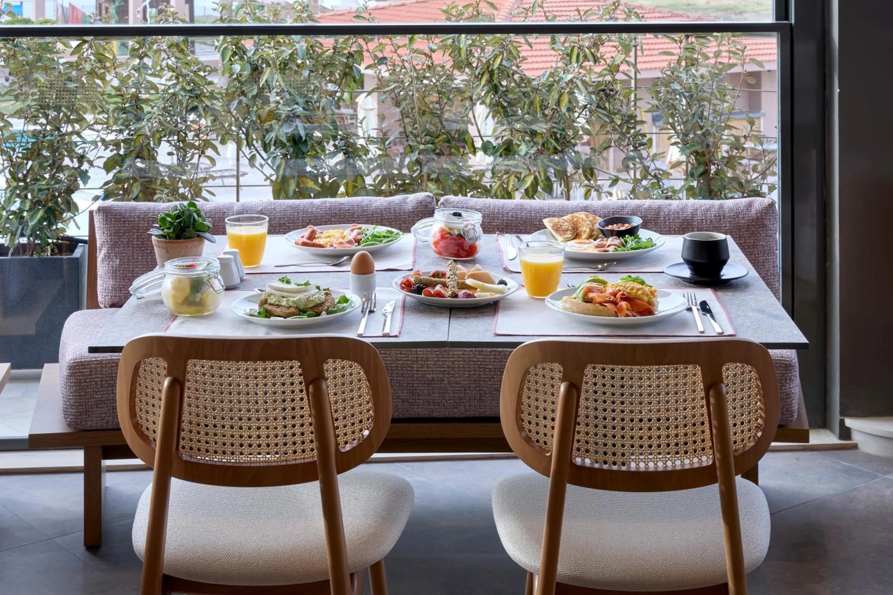 Restaurant/places to eat in Ammos Luxury Resort