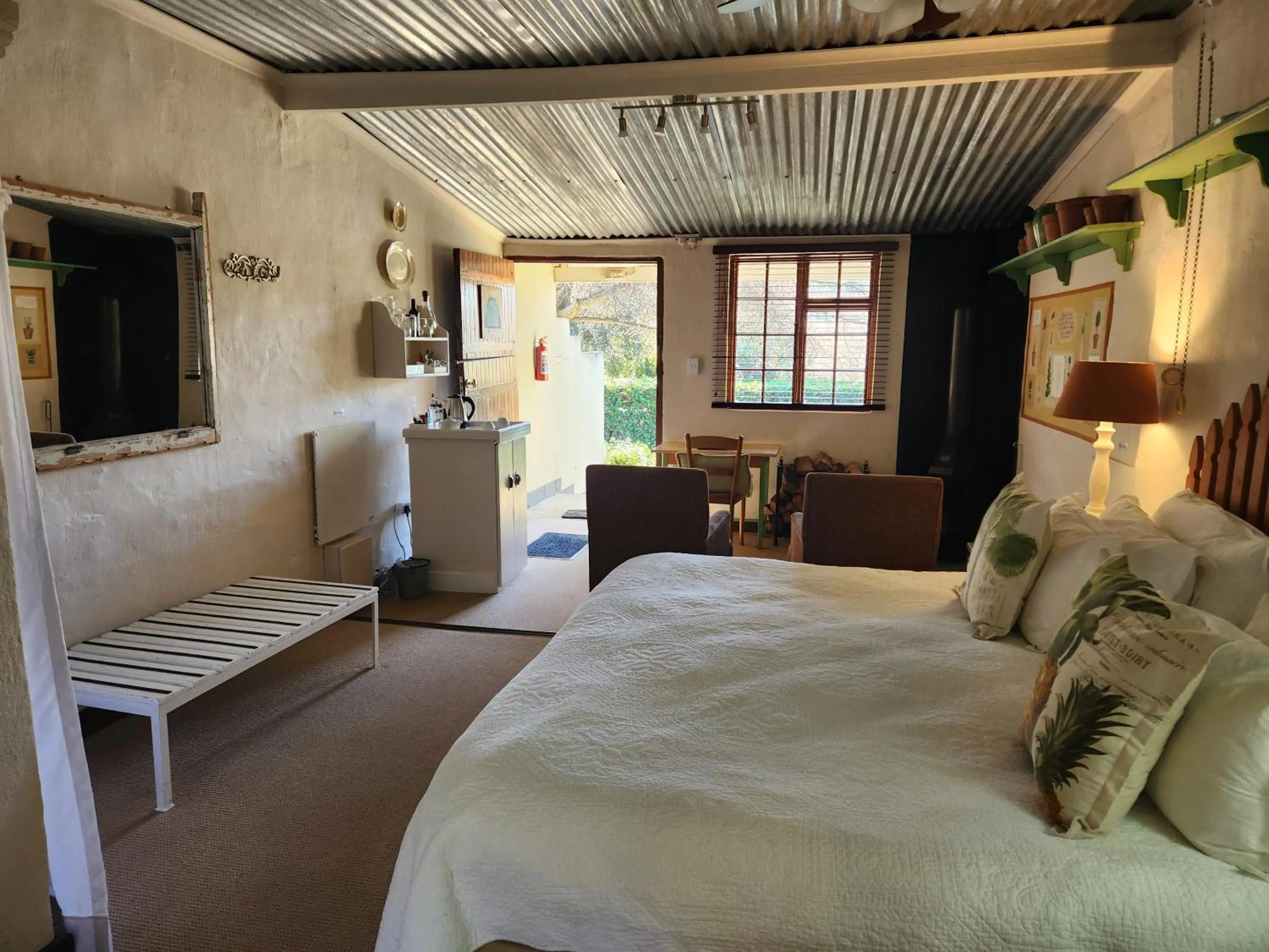 Photo of the whole room, Bed in Cleopatra Mountain Farmhouse