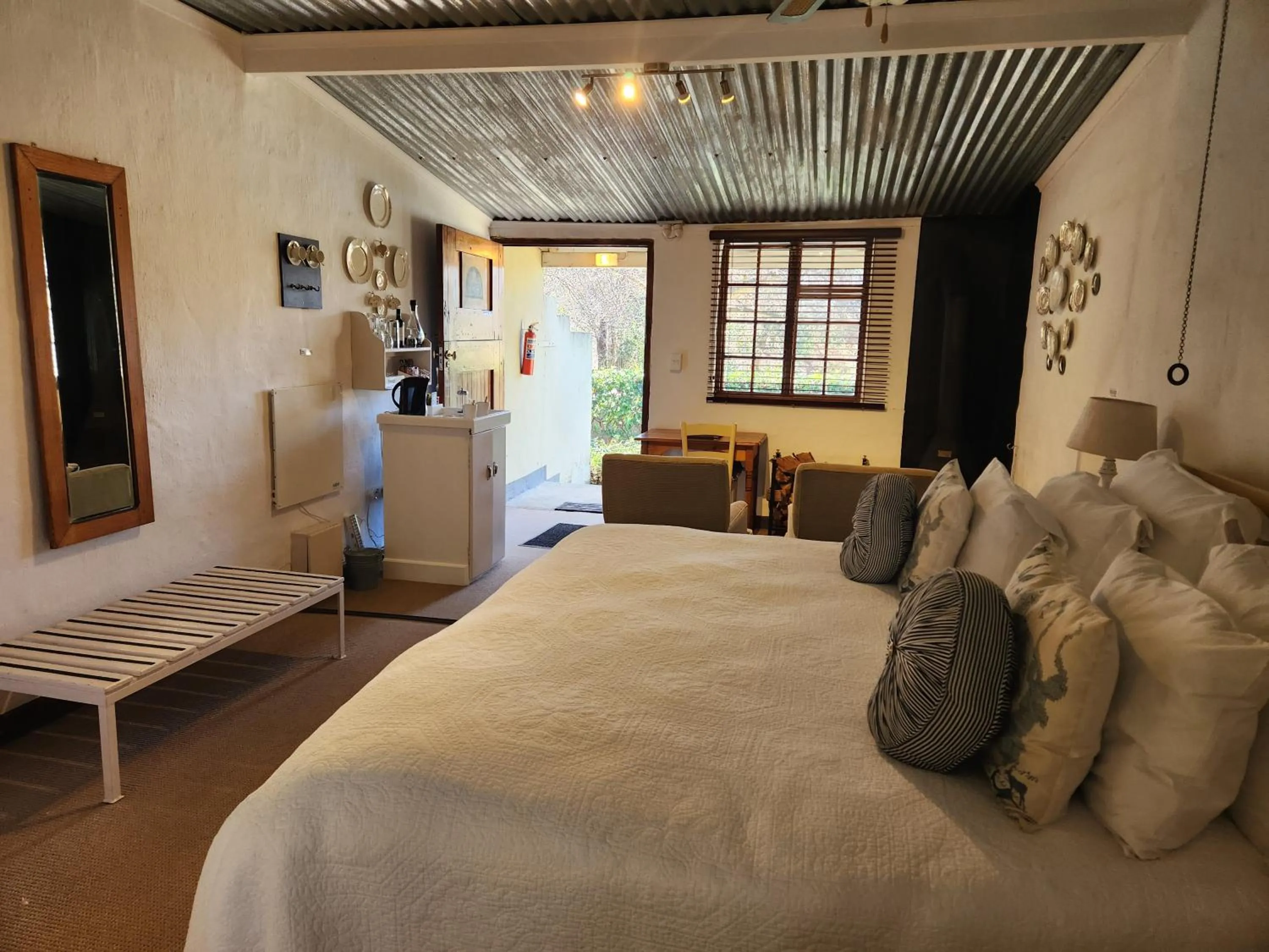 Photo of the whole room, Bed in Cleopatra Mountain Farmhouse