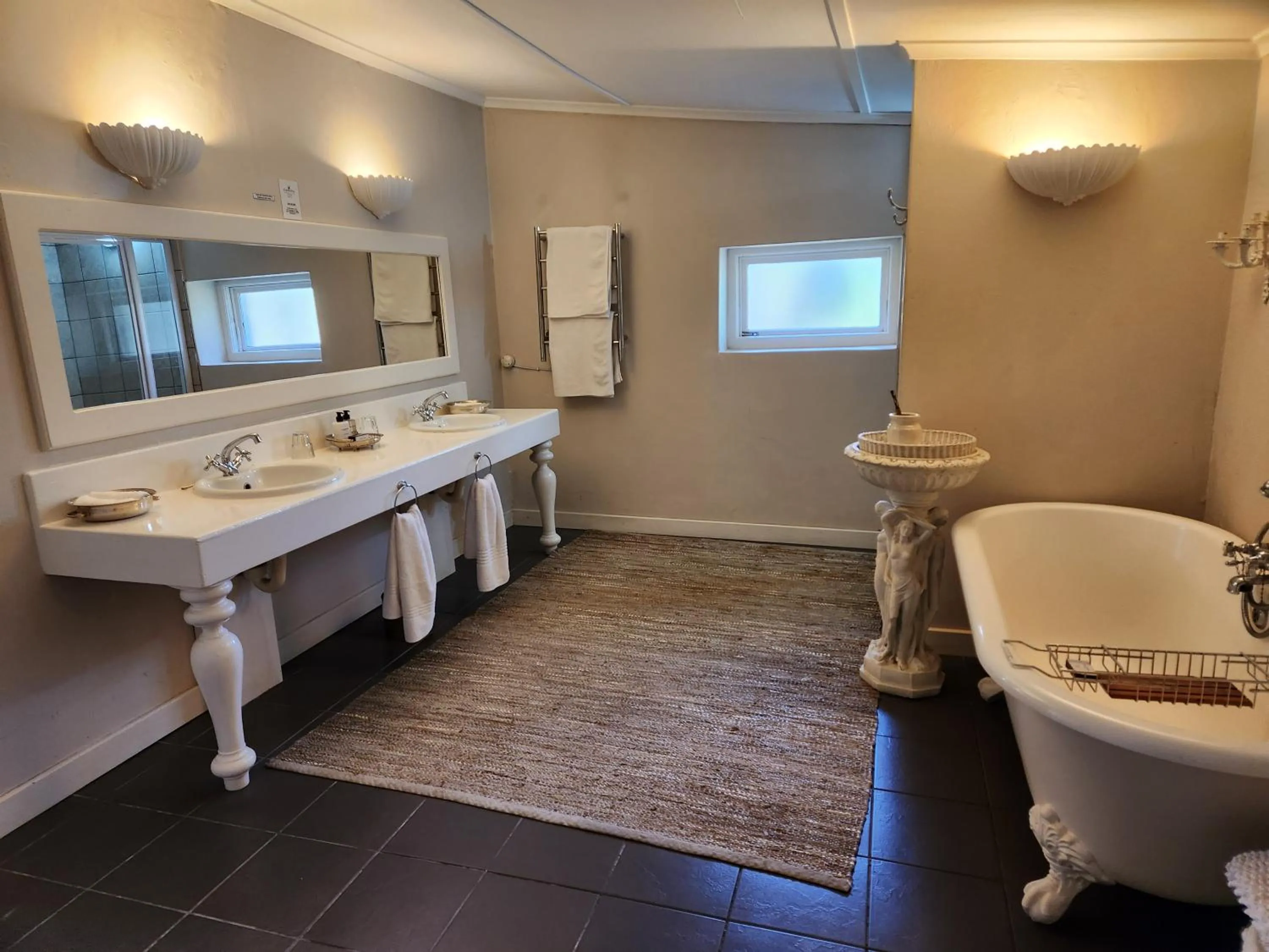 Bathroom in Cleopatra Mountain Farmhouse