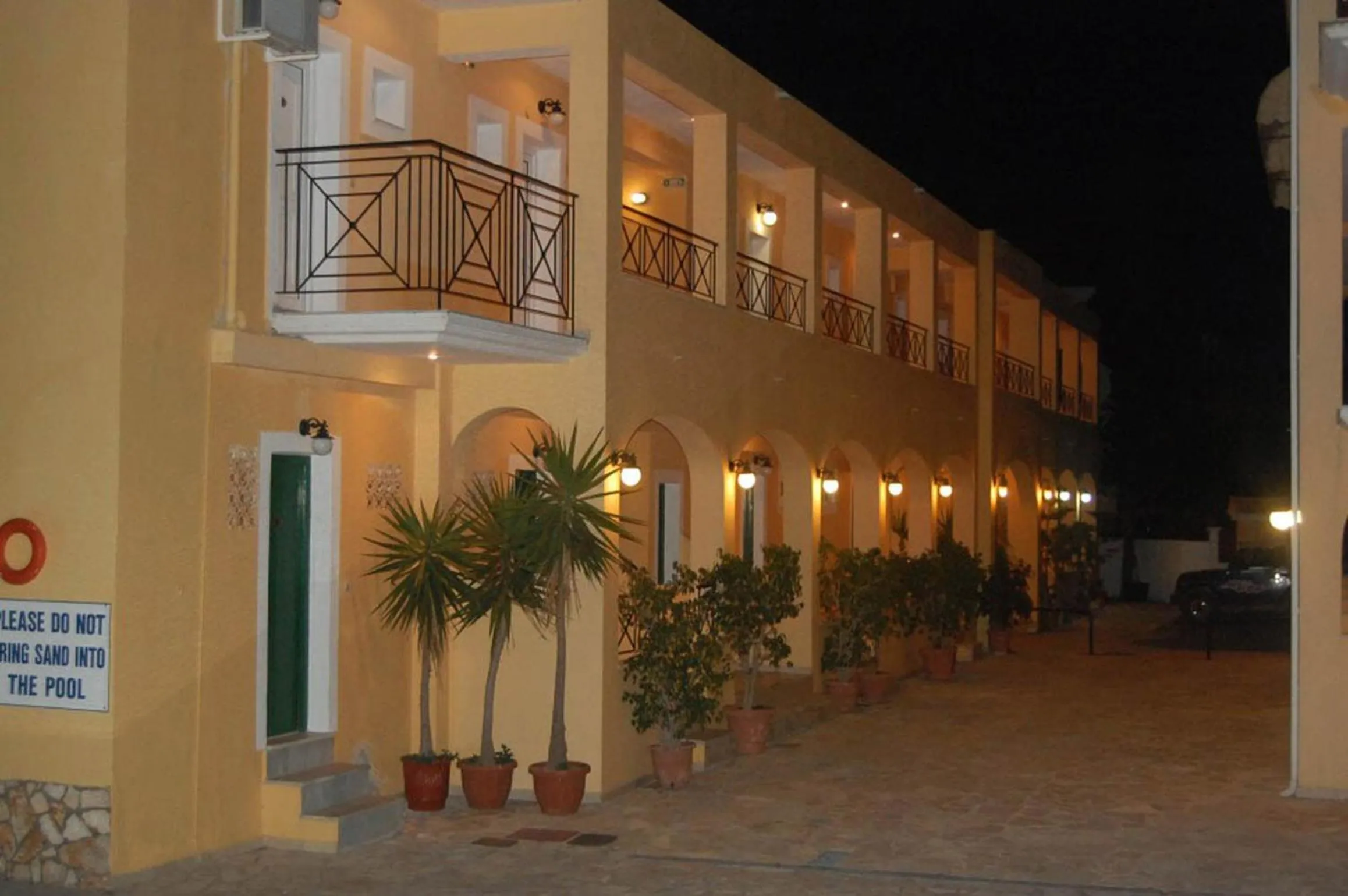 Facade/entrance in Complex Lemon Grove