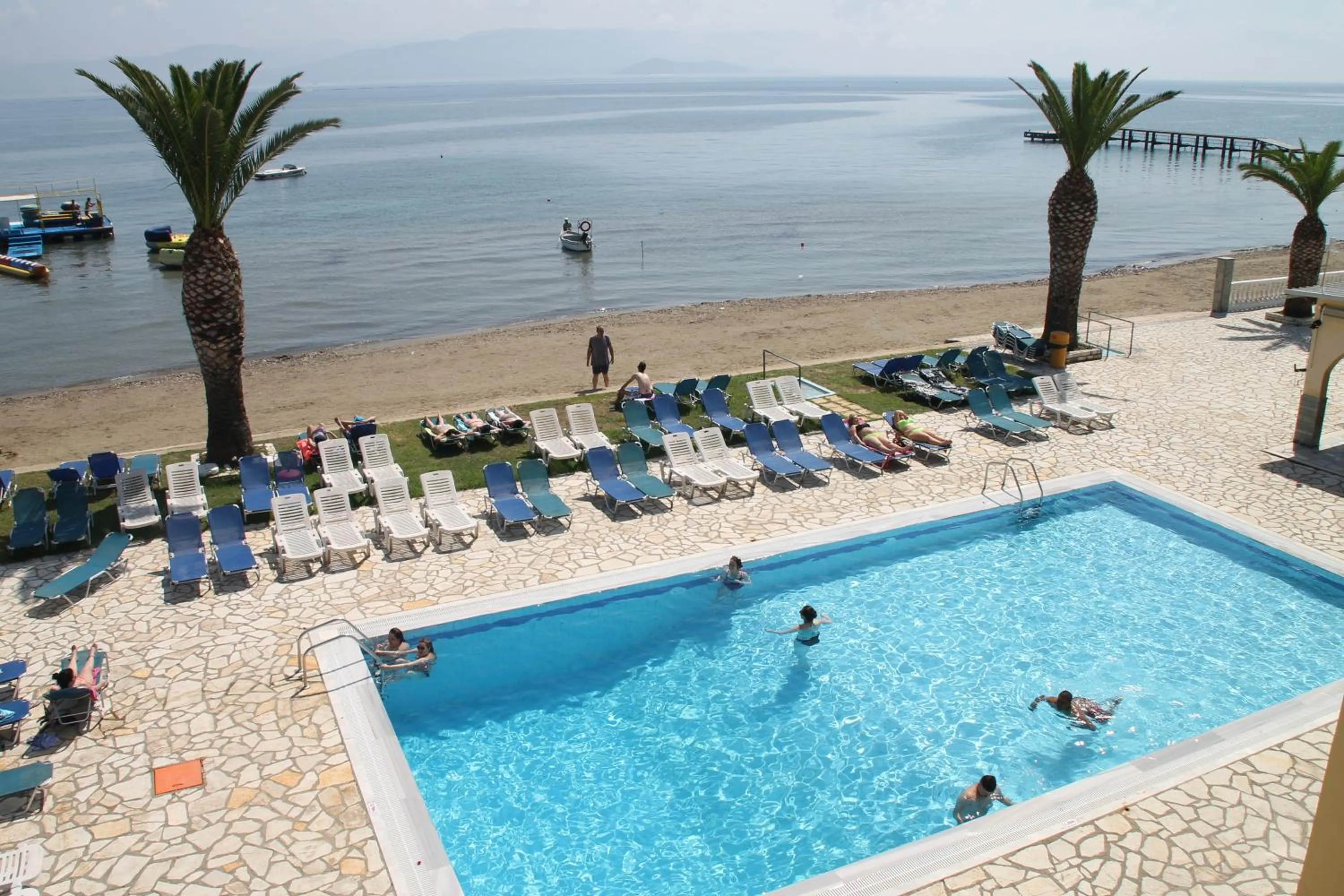 Pool view in Complex Lemon Grove