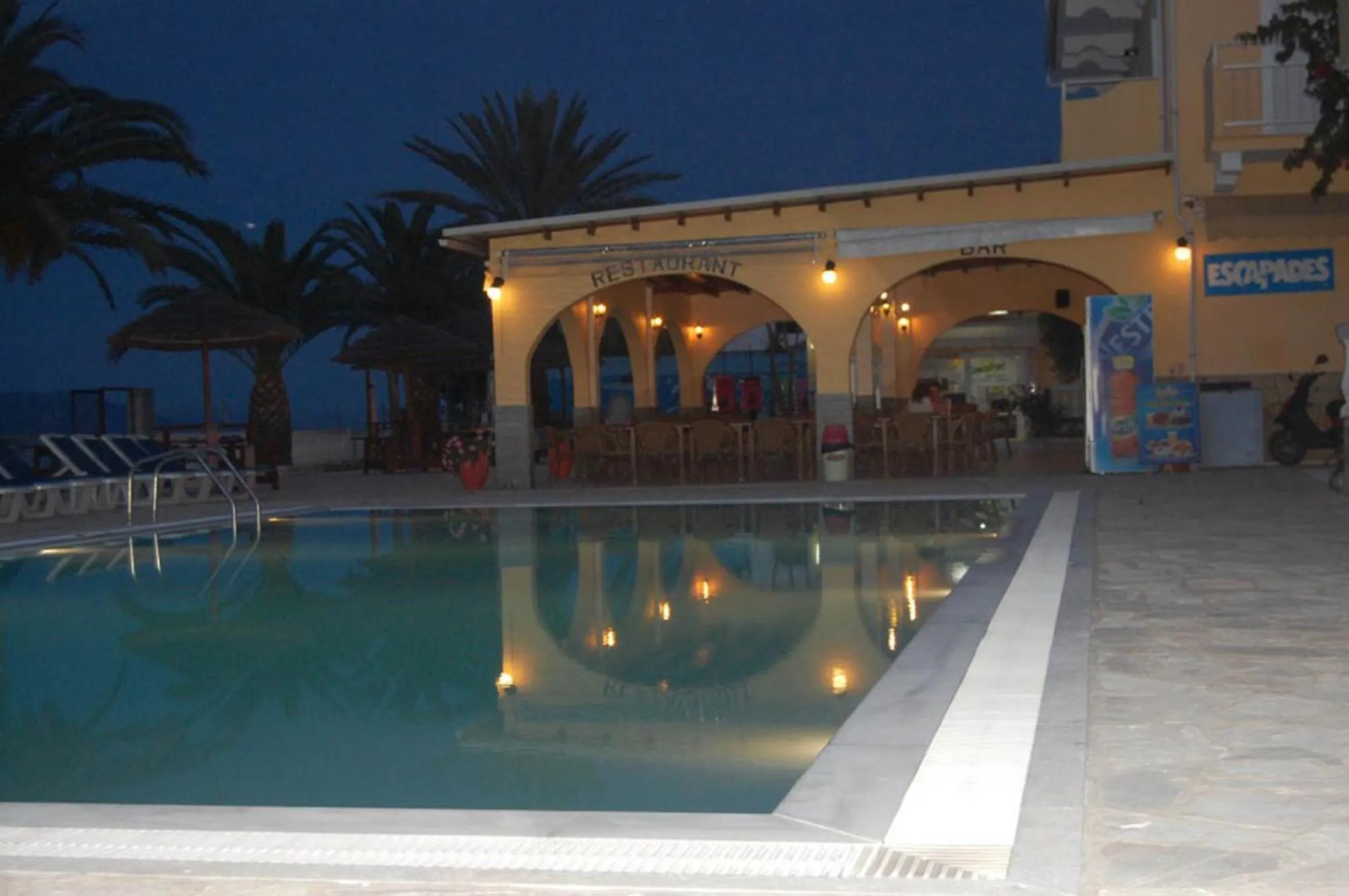 Pool view in Complex Lemon Grove