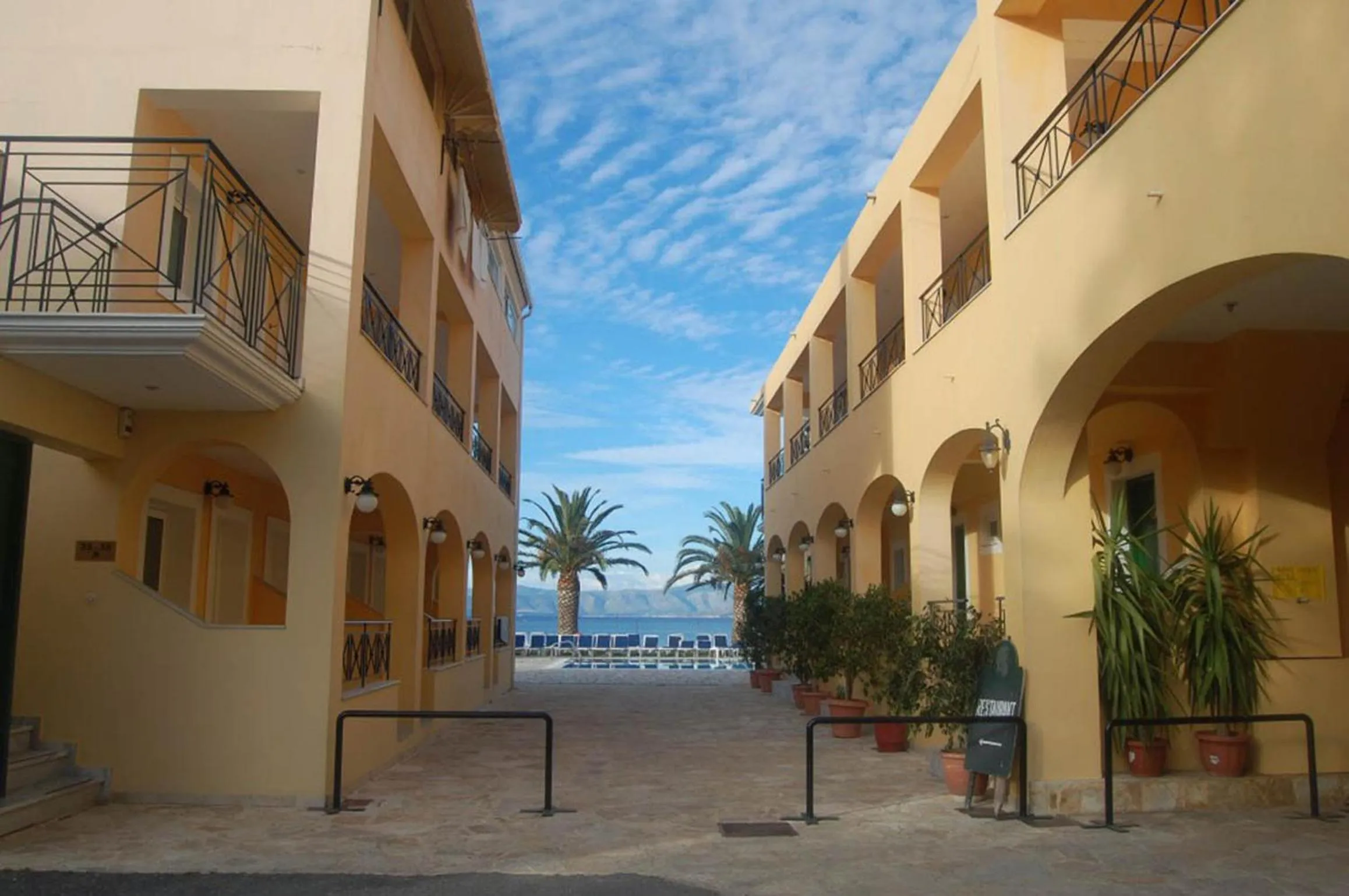 Facade/entrance in Complex Lemon Grove