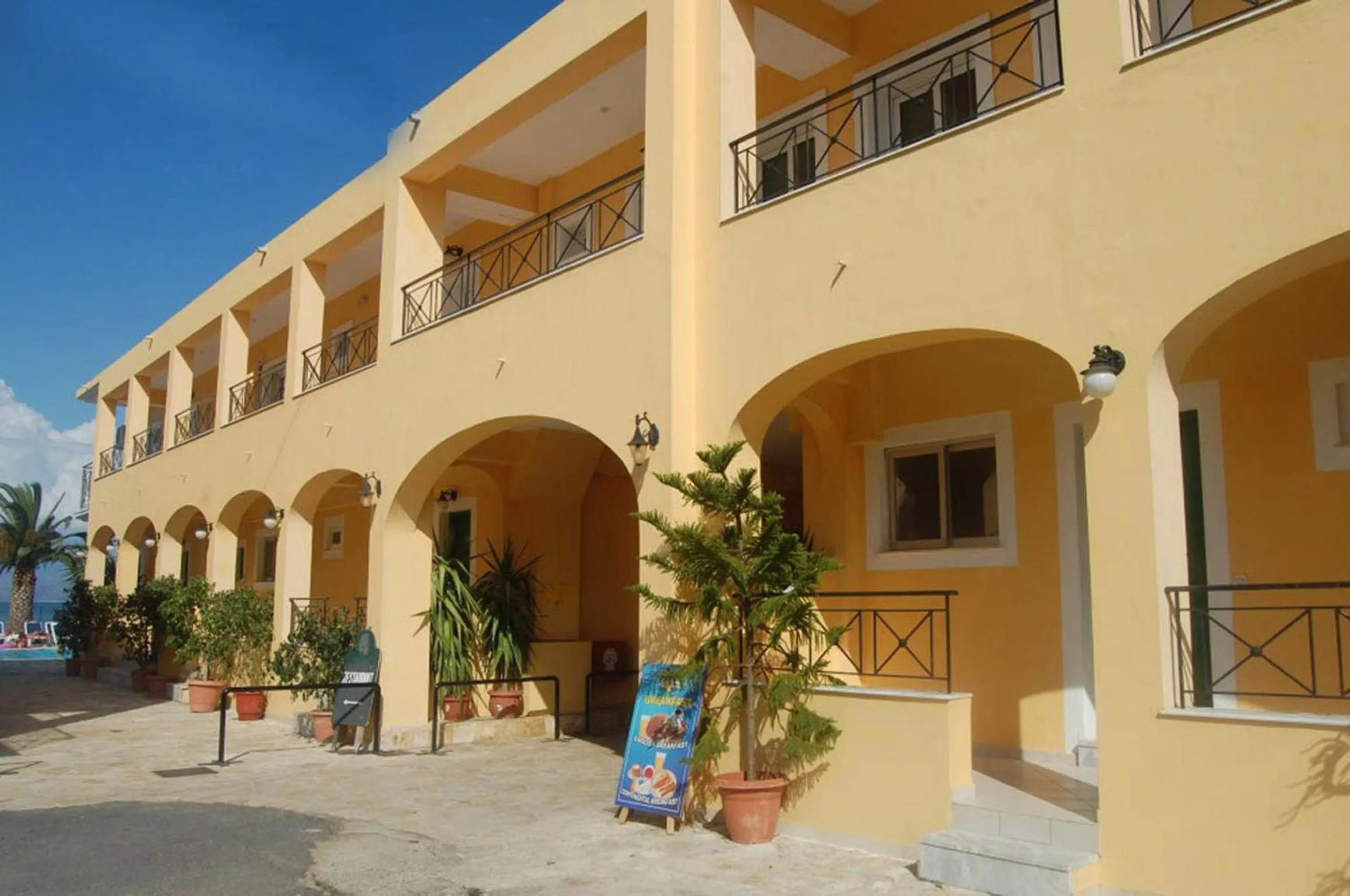 Facade/entrance in Complex Lemon Grove