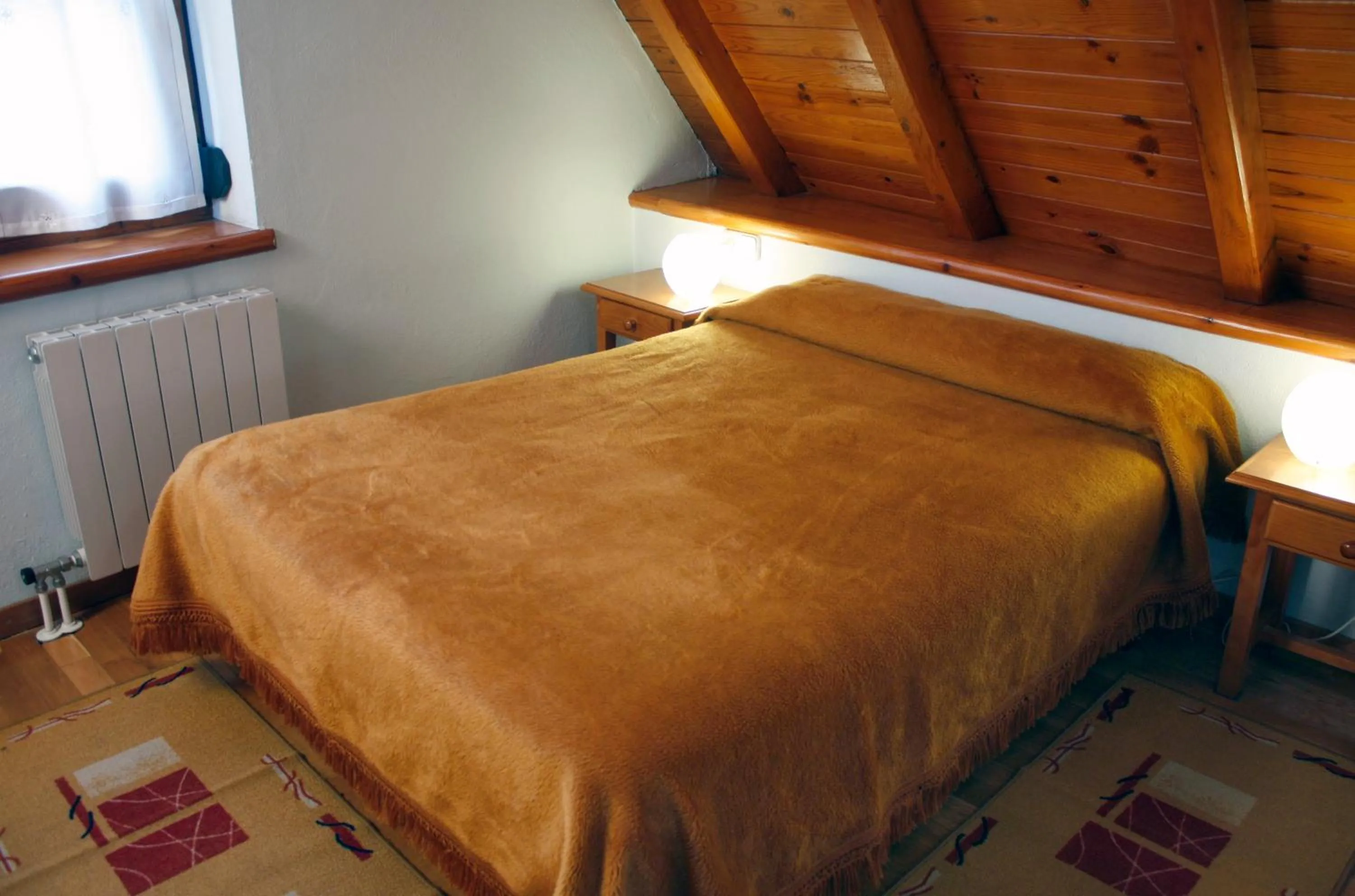 Bedroom, Bed in Desde Ton II