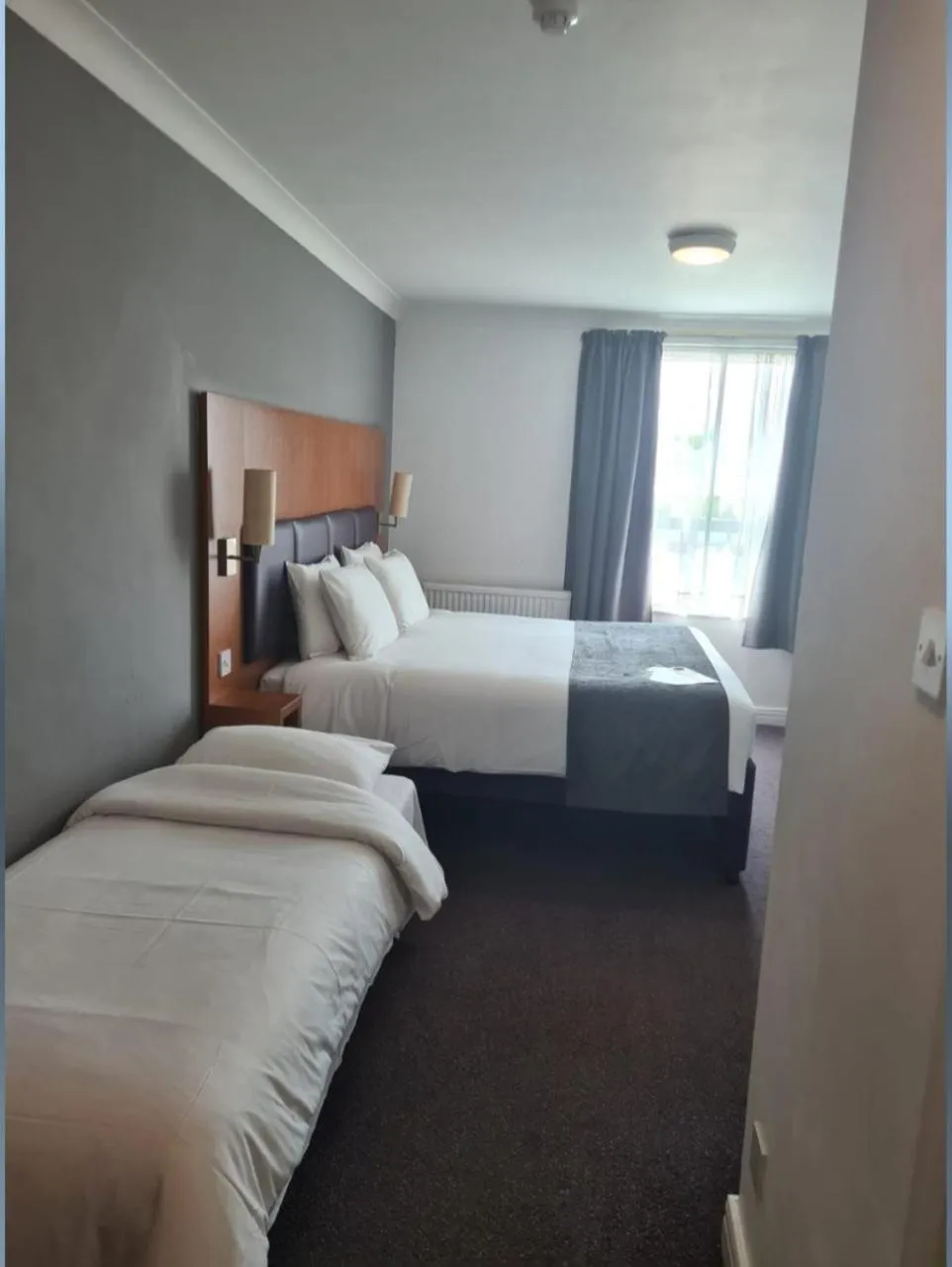 Bedroom, Bed in Cross Keys by Chef & Brewer Collection