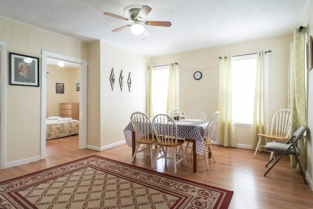 Dining area, Bed in Apartments in Salem