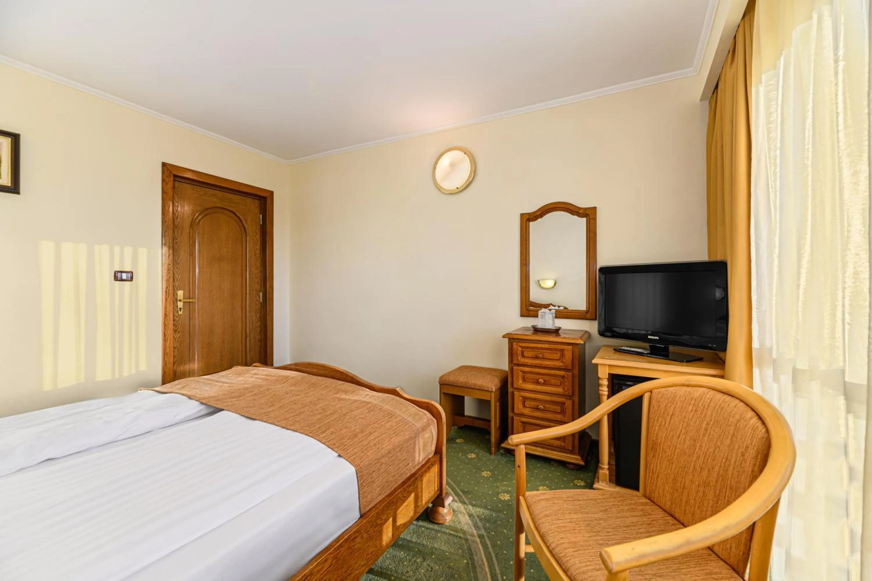 Bed in Hotel Casa Viorel jacuzzi & saunas