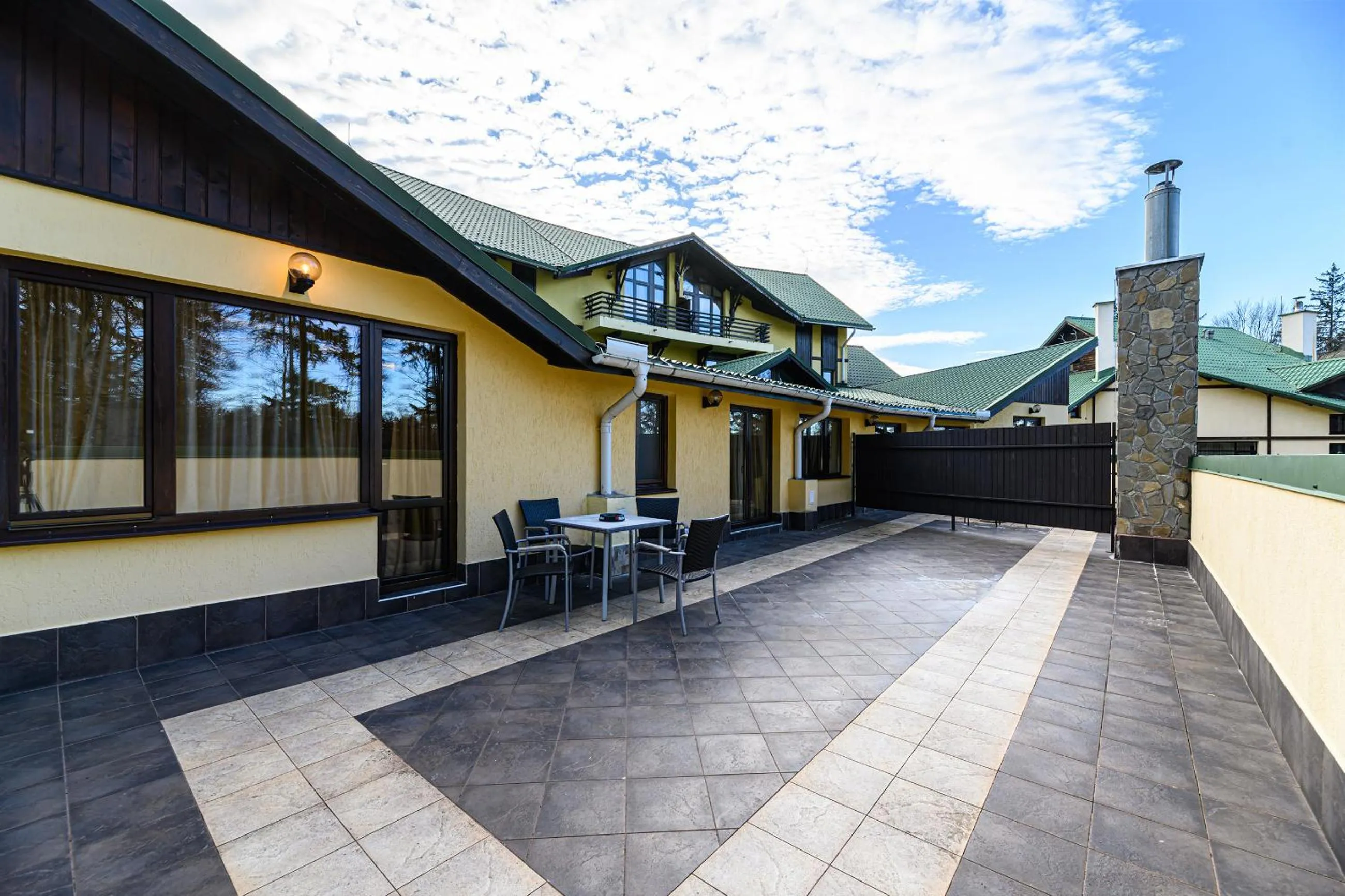 Property building in Hotel Casa Viorel jacuzzi & saunas