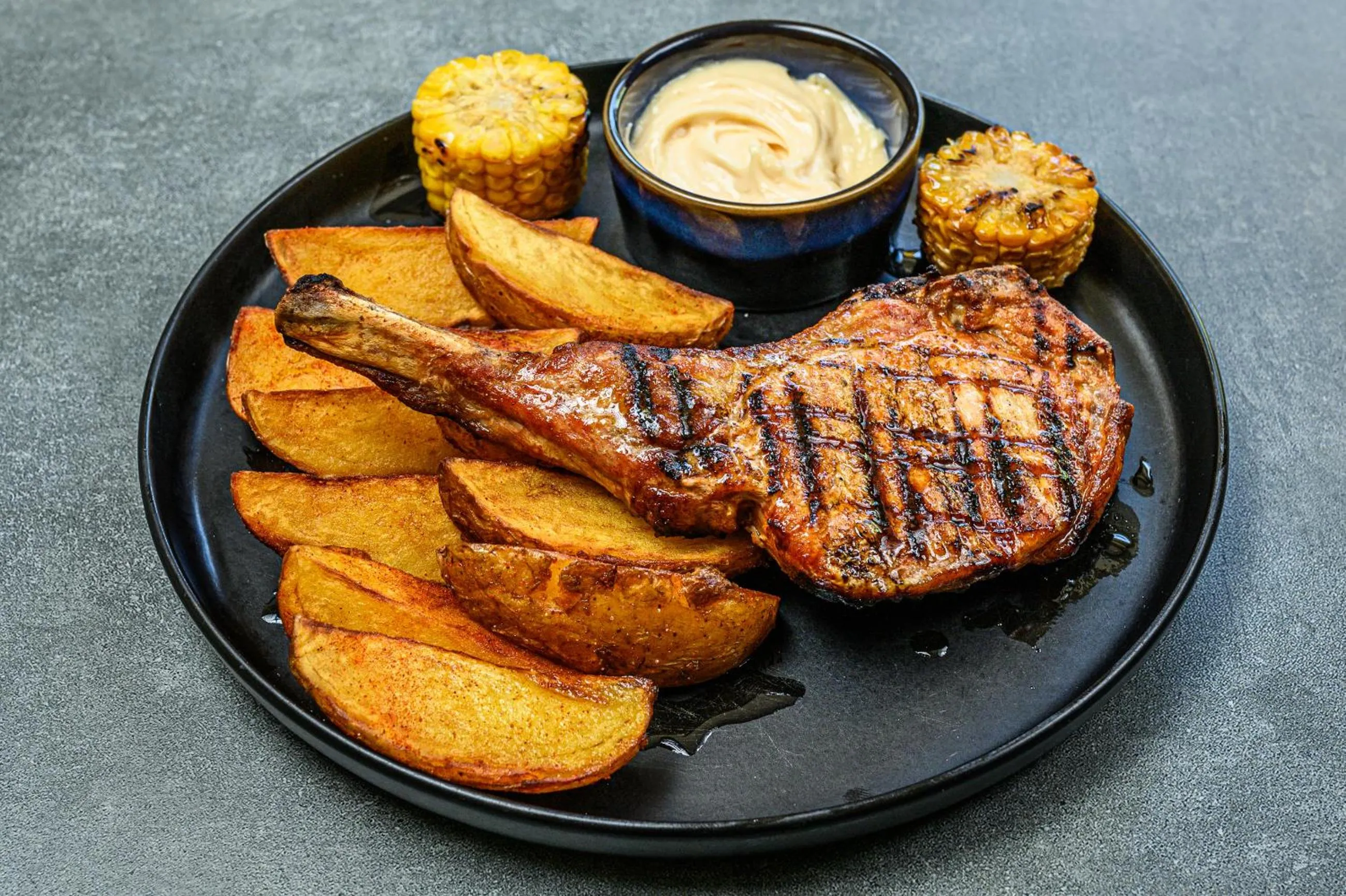 Restaurant/places to eat in Hotel Casa Viorel jacuzzi & saunas