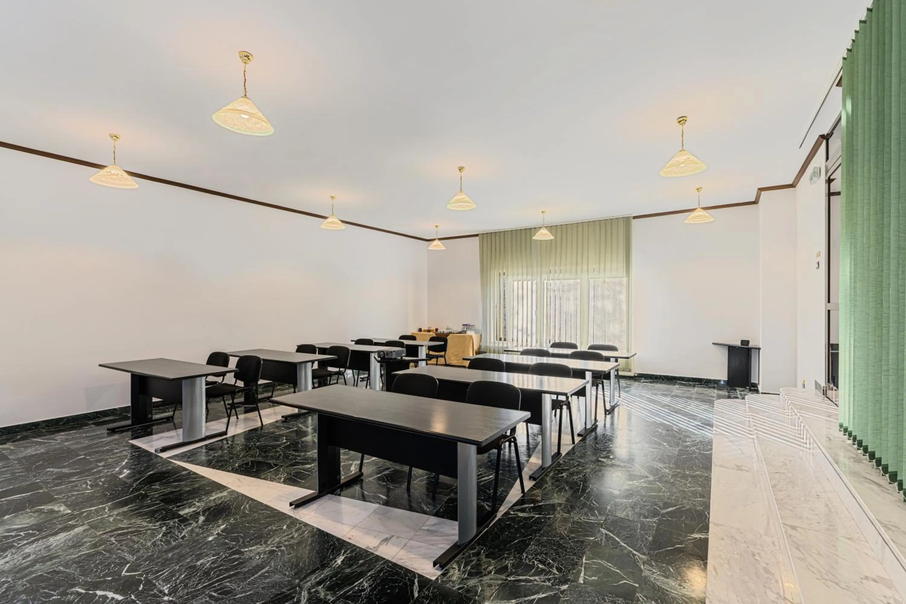 Meeting/conference room in Hotel Casa Viorel jacuzzi & saunas