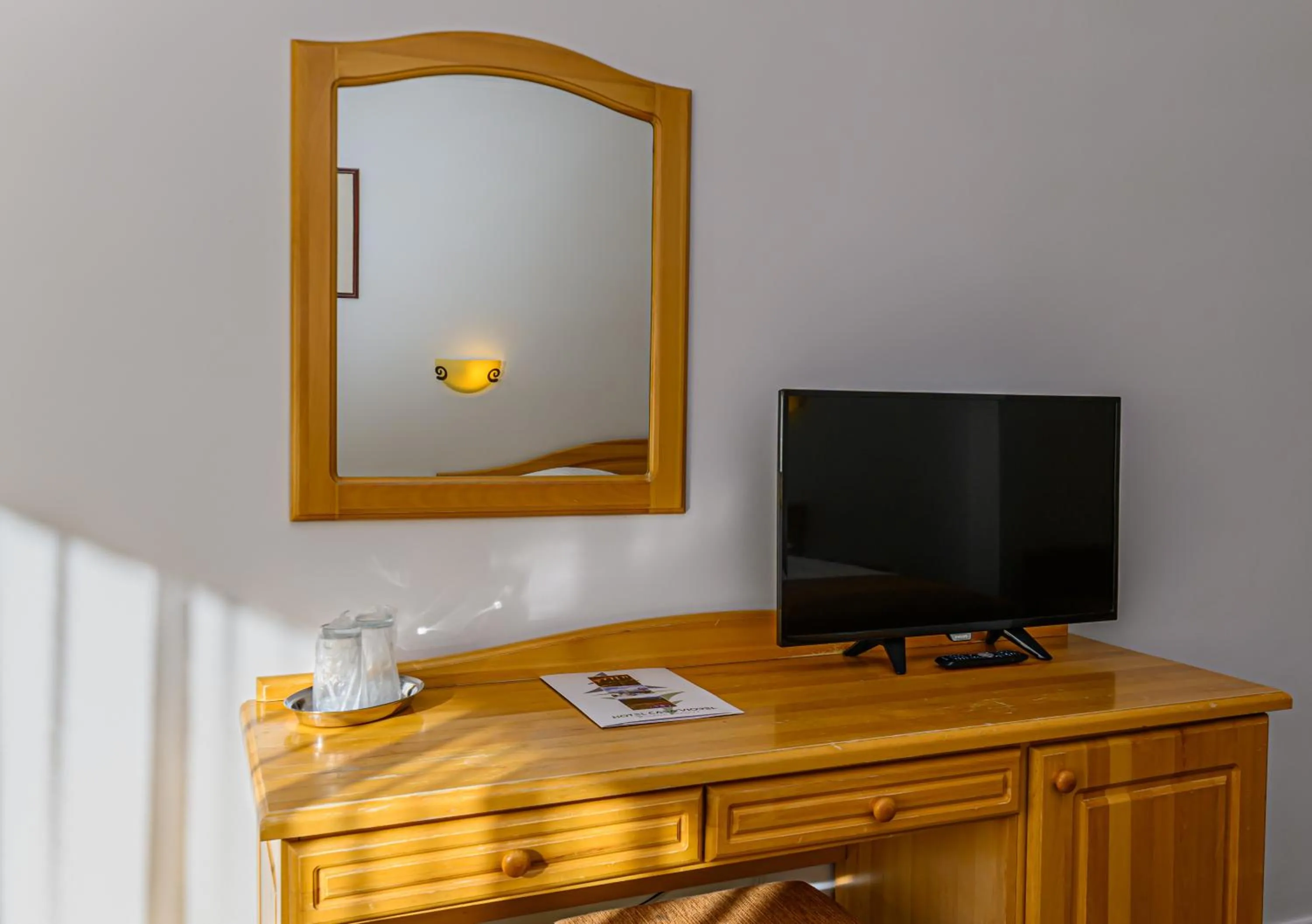 TV and multimedia in Hotel Casa Viorel jacuzzi & saunas