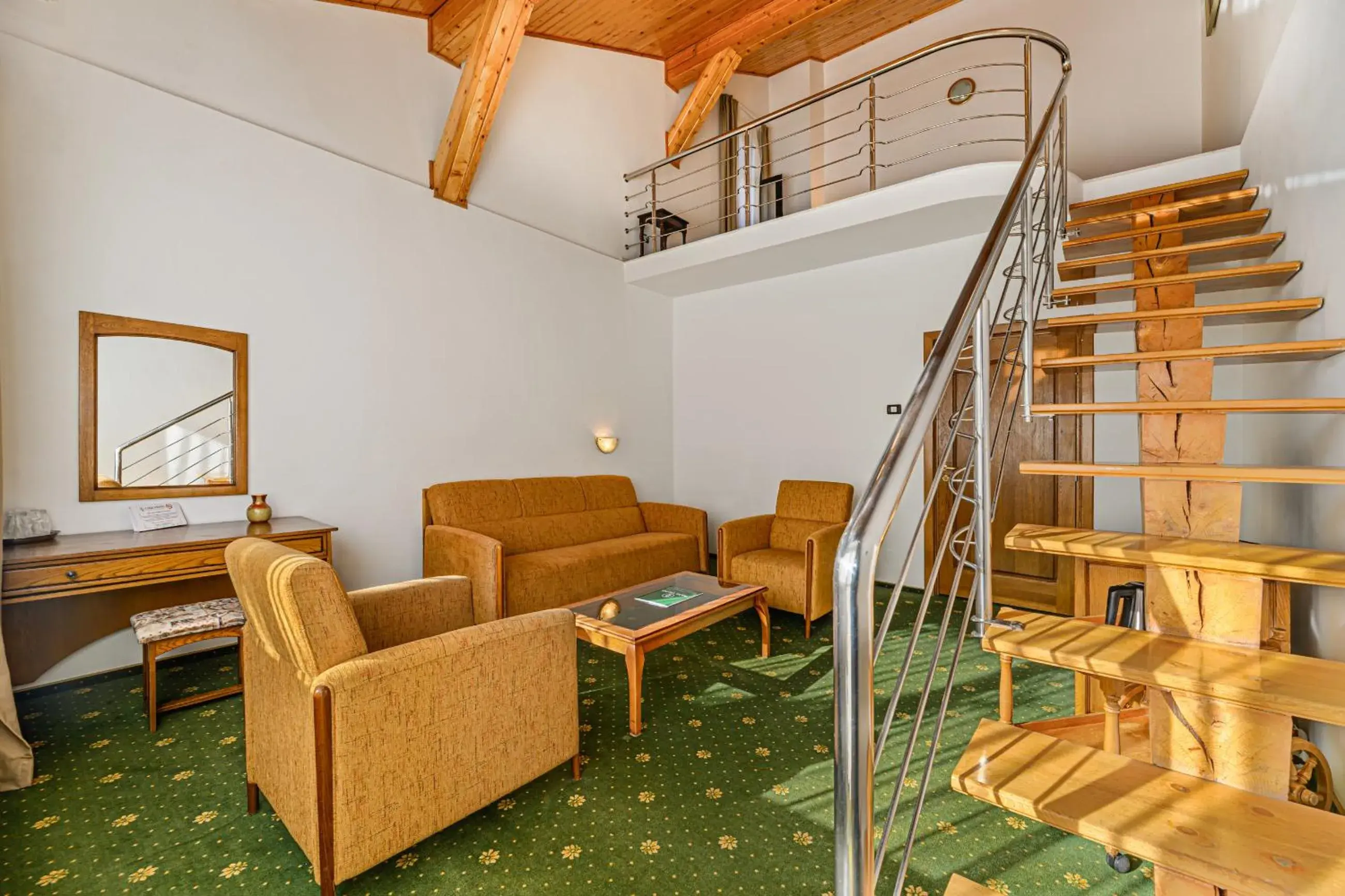 One-Bedroom Loft Apartment with Balcony - single occupancy in Hotel Casa Viorel jacuzzi & saunas One-Bedroom Loft Apartment with Balcony - single occupancy in Hotel Casa Viorel jacuzzi & saunas