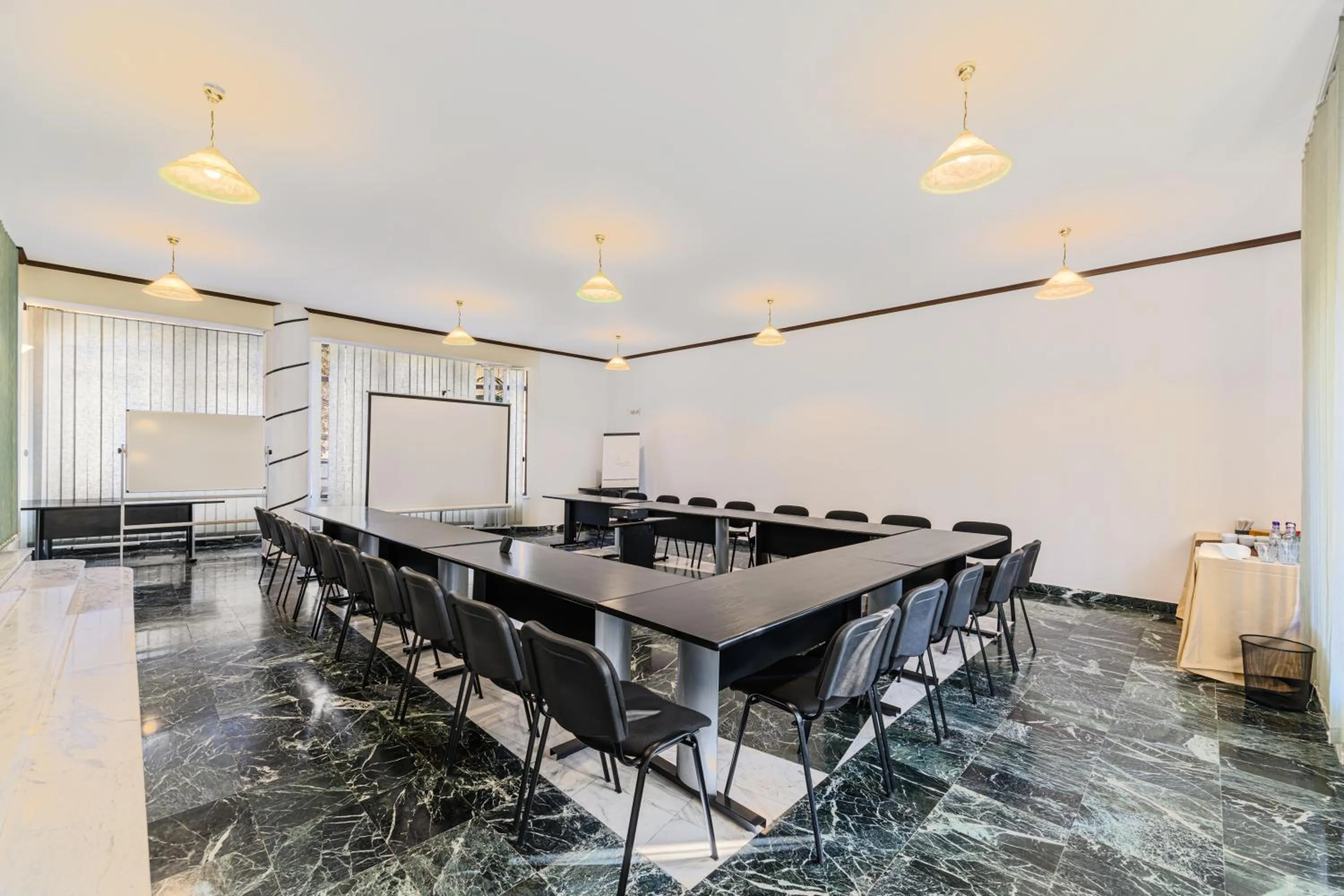 Meeting/conference room in Hotel Casa Viorel jacuzzi & saunas