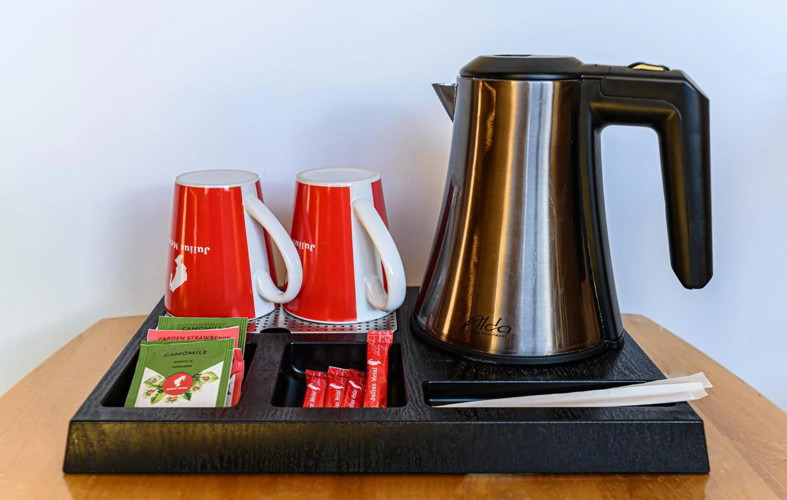 Coffee/tea facilities in Hotel Casa Viorel jacuzzi & saunas