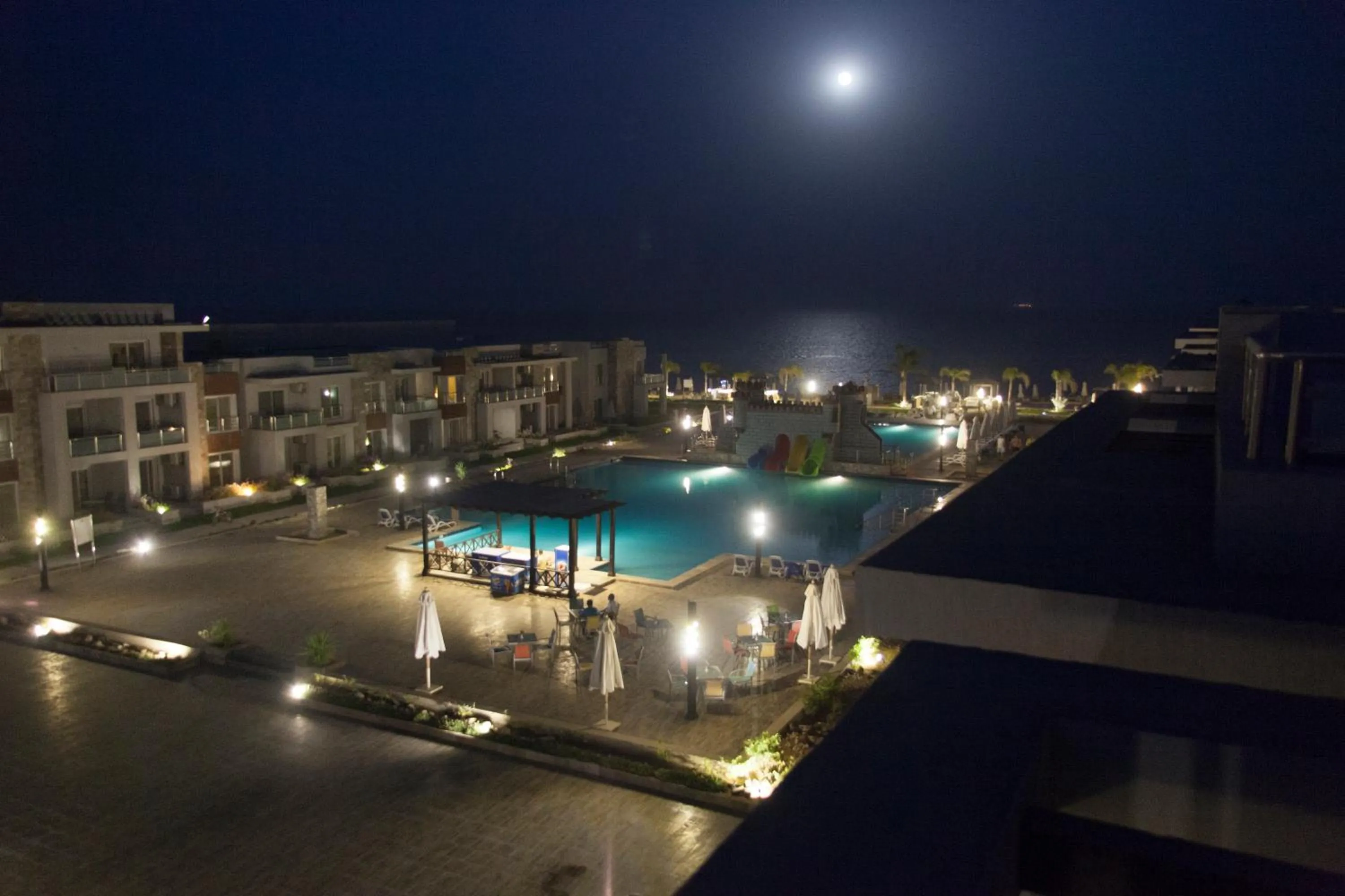 Night in Elite Residence Aqua Park