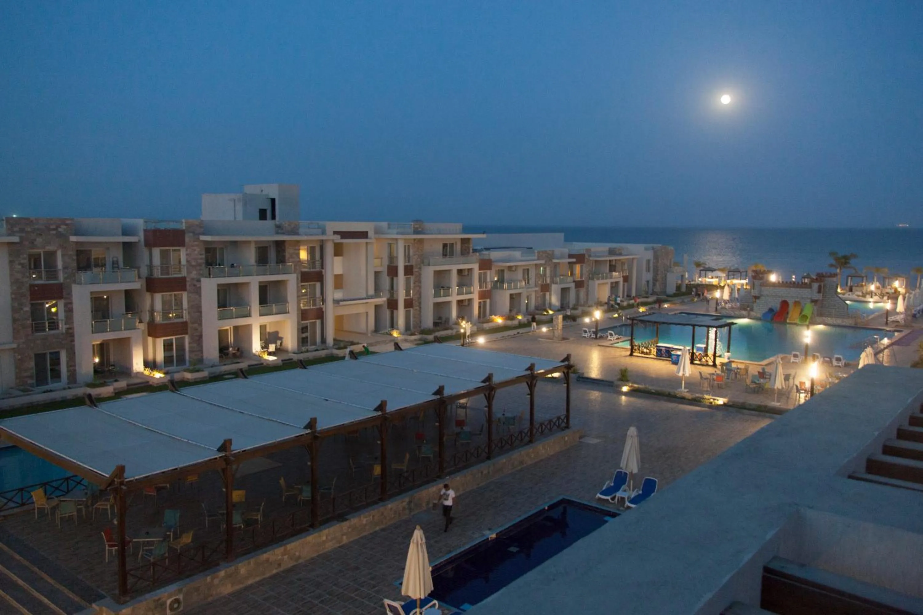 Night in Elite Residence Aqua Park